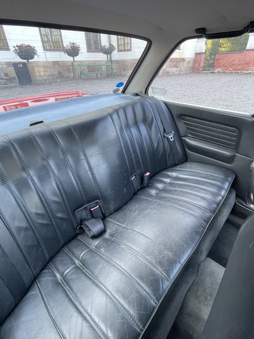 Innenraumfoto von 1987 BMW 320i