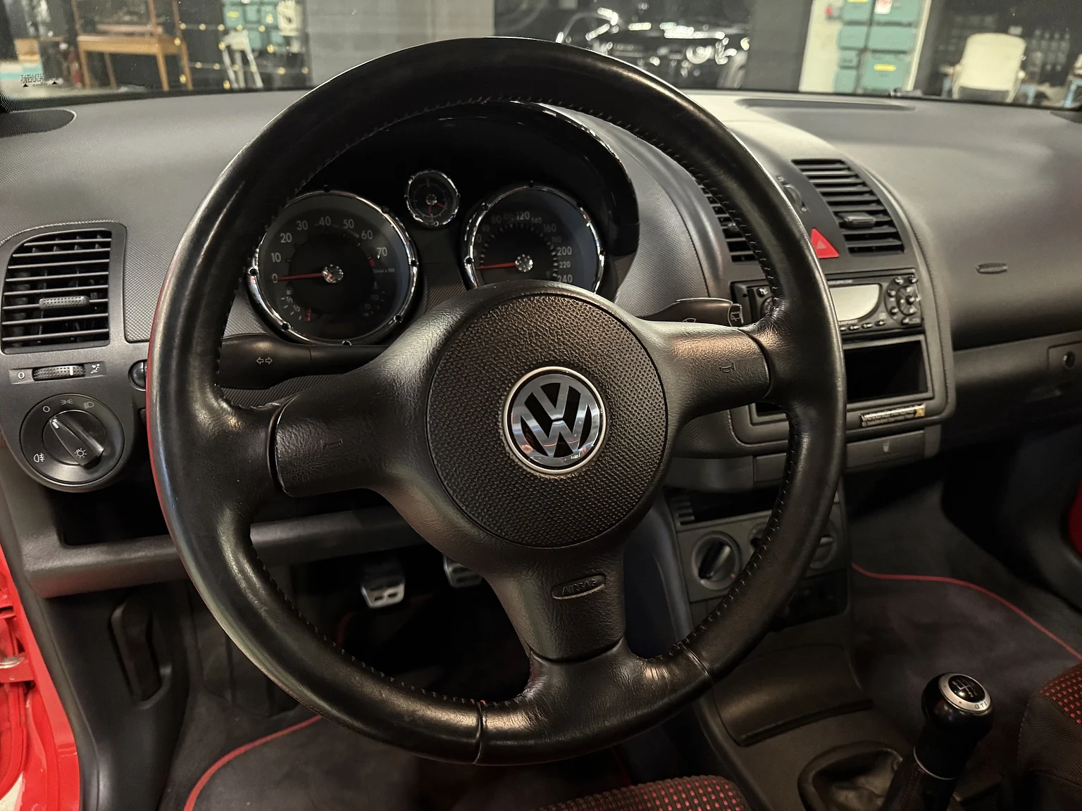 Interior image of 2000 VW LUPO GTI 2001 (1)