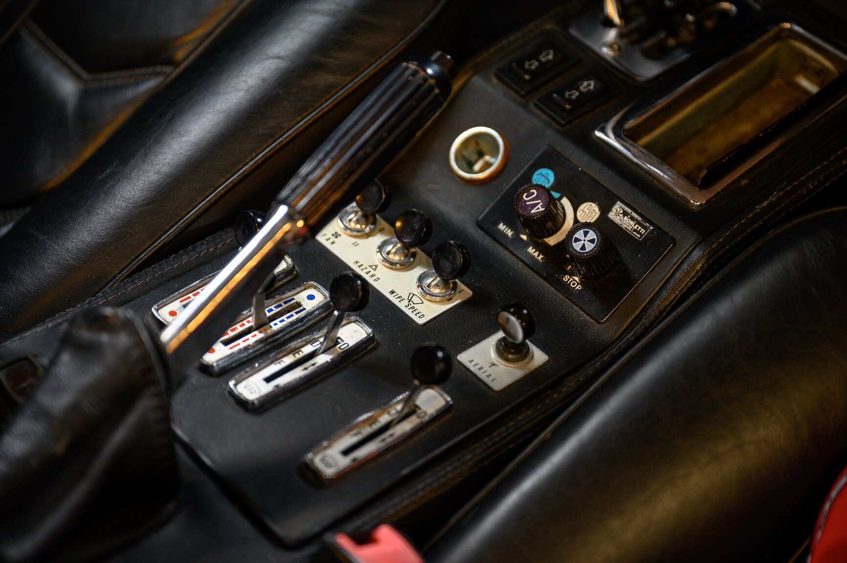 Interiörbild 1982 Ferrari 308 GTSI
