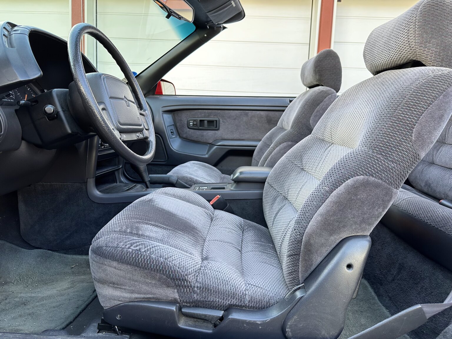 Innenraumfoto von 1995 Chrysler LeBaron