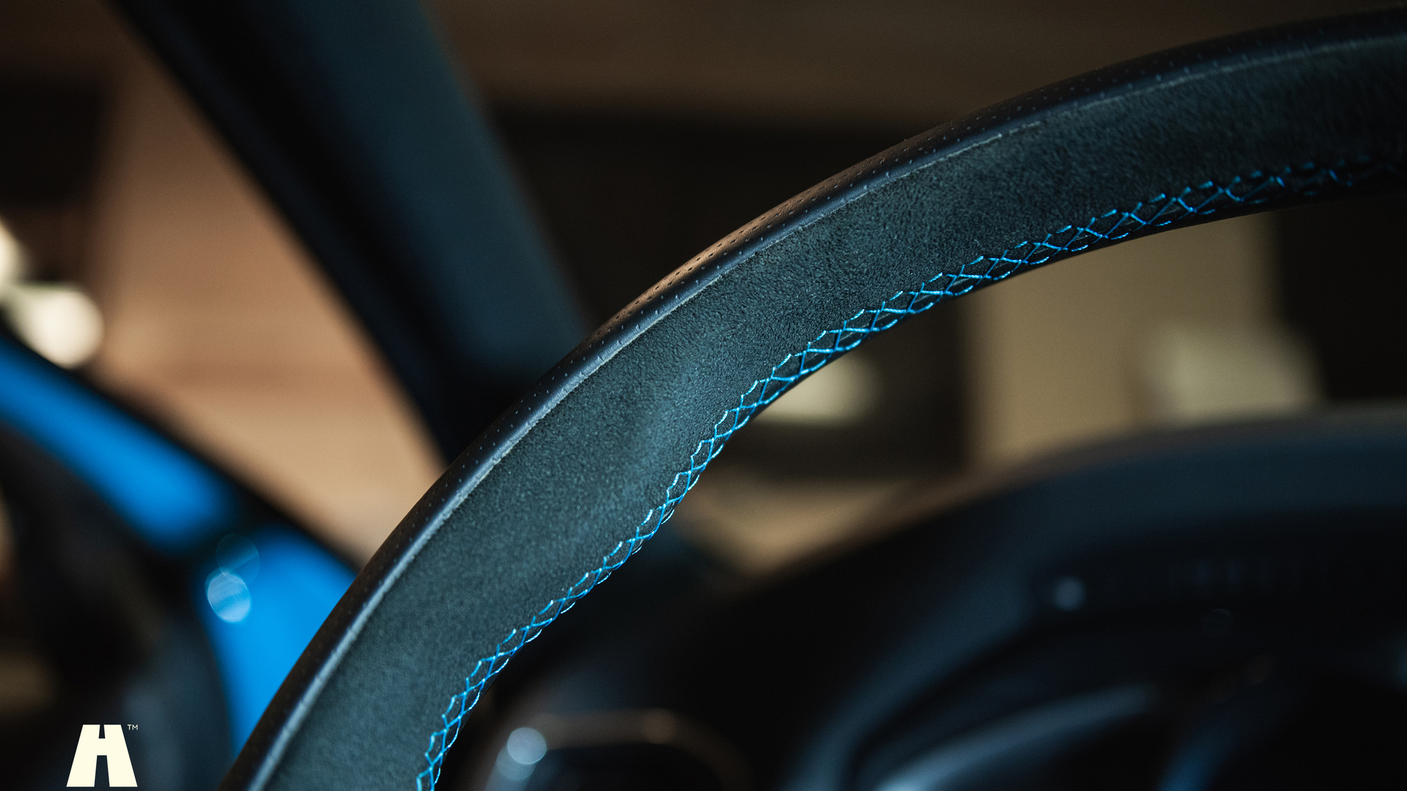 Innenraumfoto von 2017 Volvo V60 Polestar T6