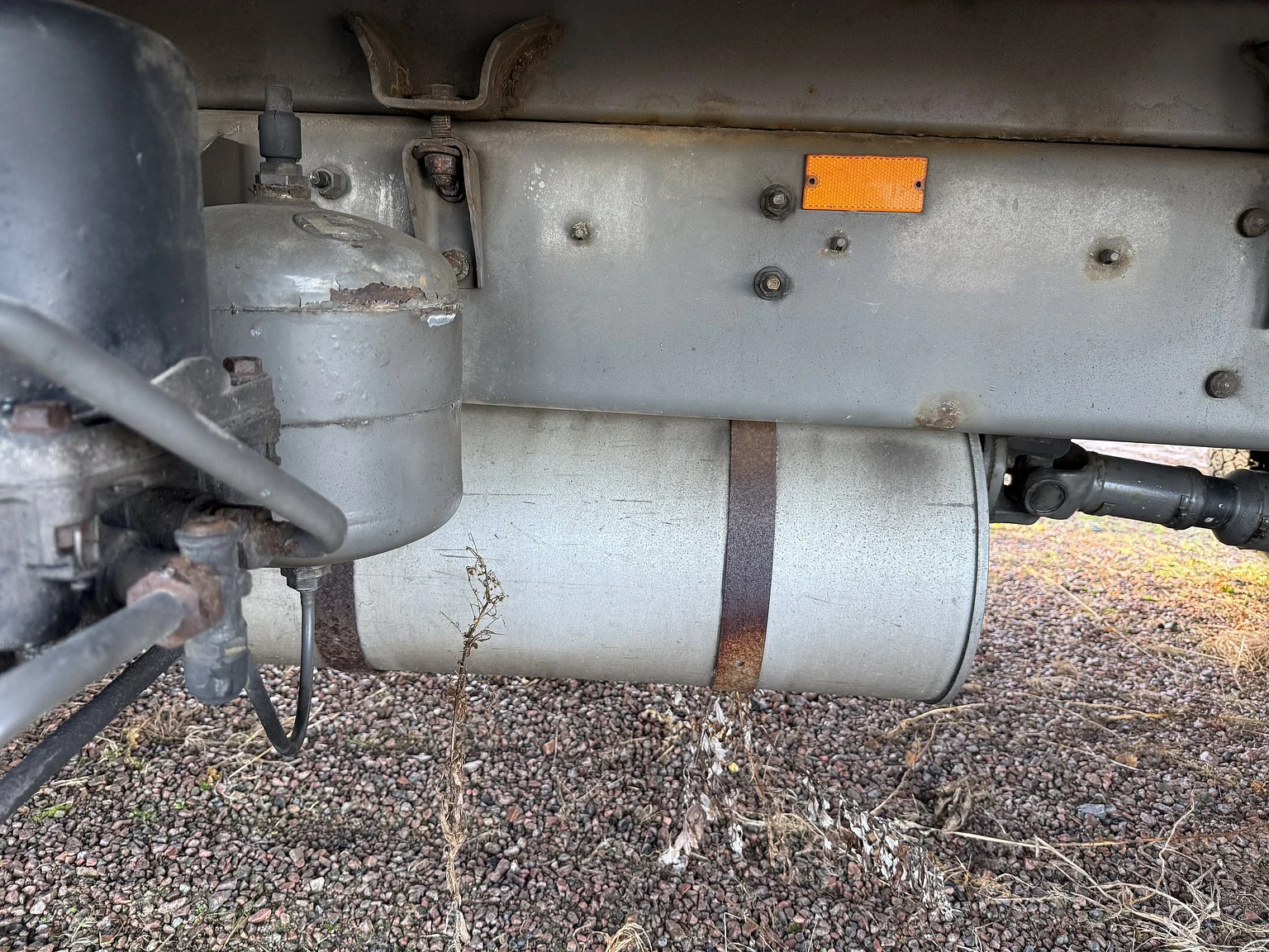 Exteriörbild på 2000 Volvo FL6 4x2 - NO RESERVE (36)