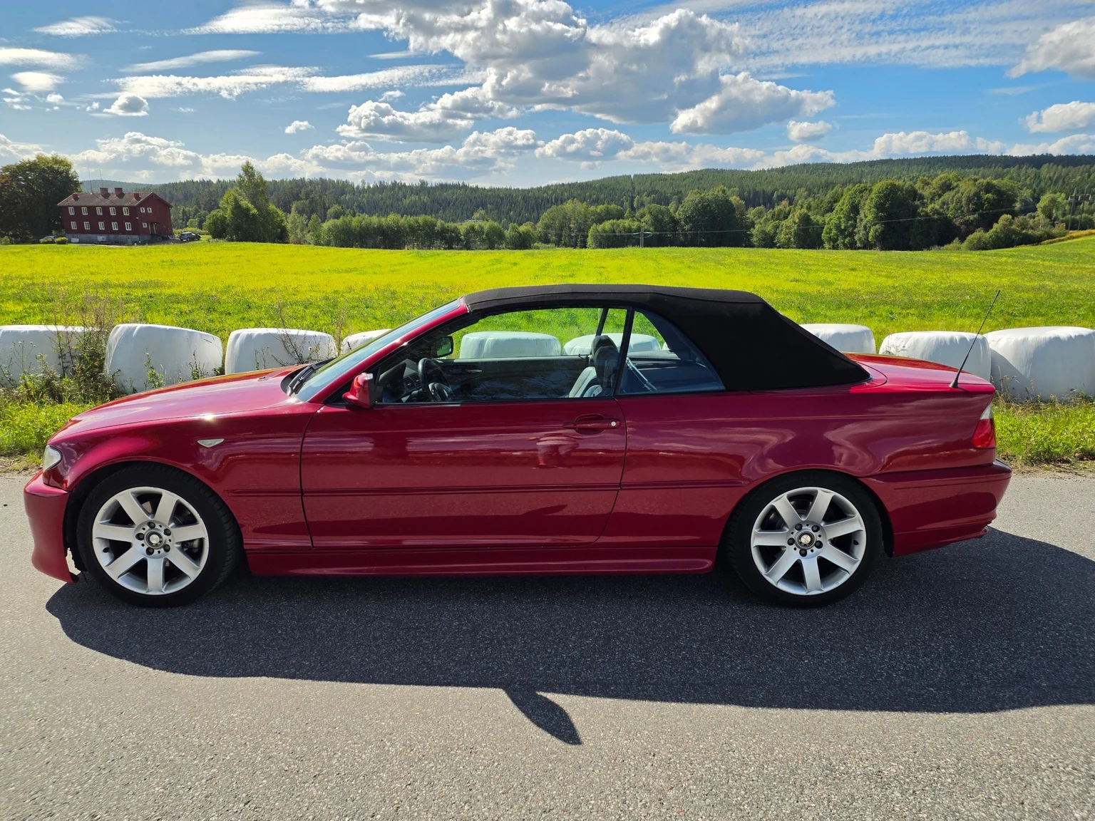 Exteriörbild på 2002 BMW 330Ci Convertible (17)