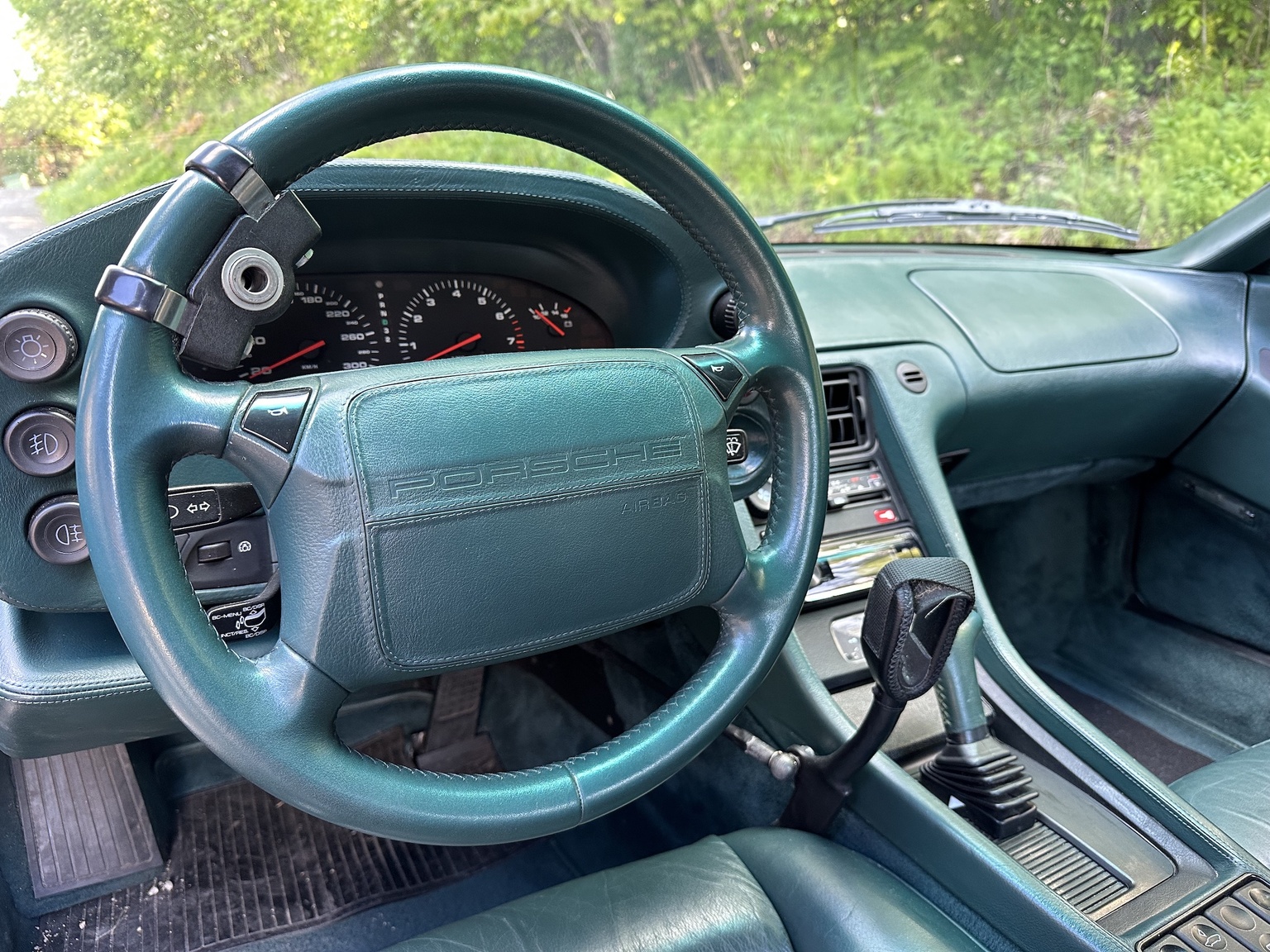 Interior image of 1994 Porsche 928 GTS