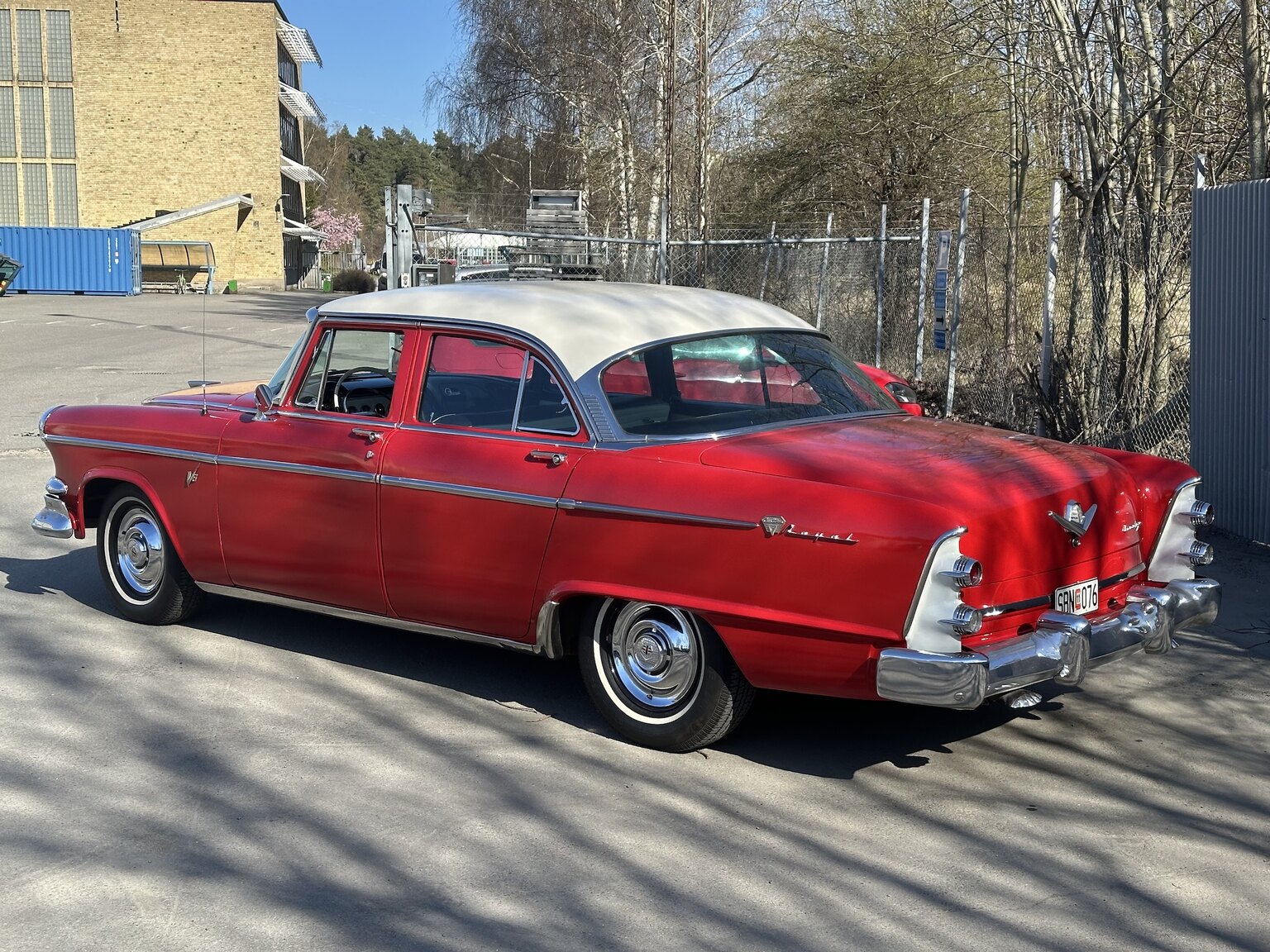 Exteriörbild på 1955 Dodge Custom Royal Sedan HEMI