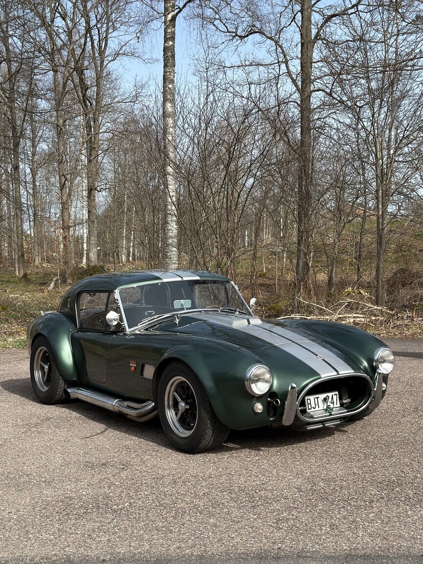 Exteriörbild på 2008 AC Cobra replica