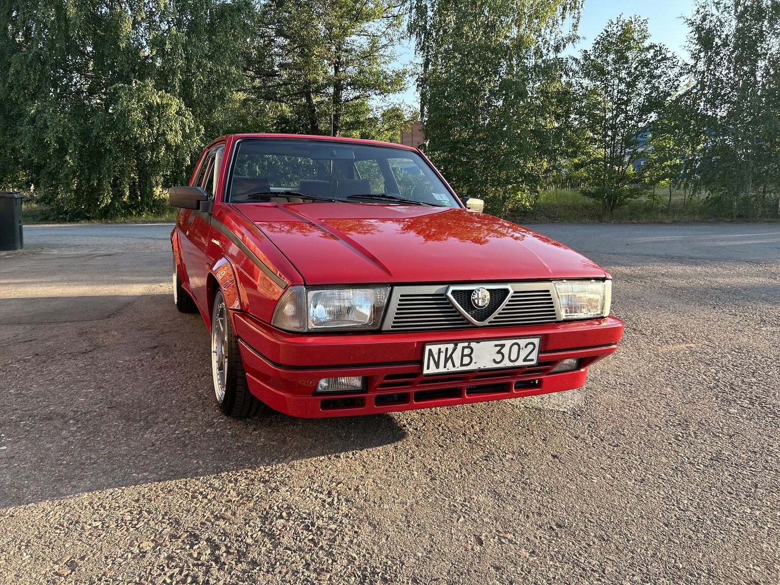 Aussenfoto 1988 Alfa Romeo 75 (50)