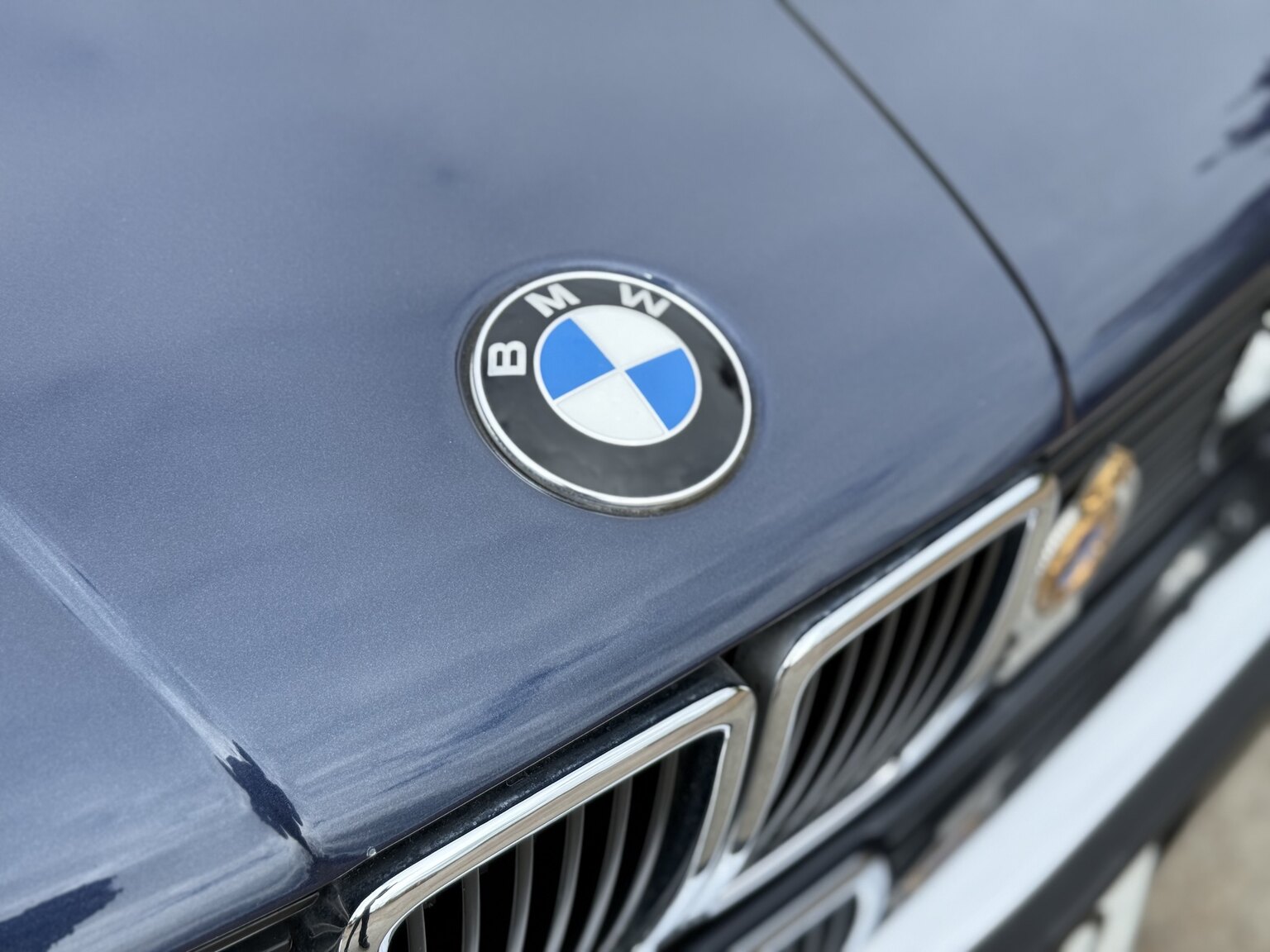 Exterior image of 1987 BMW 325i Convertible