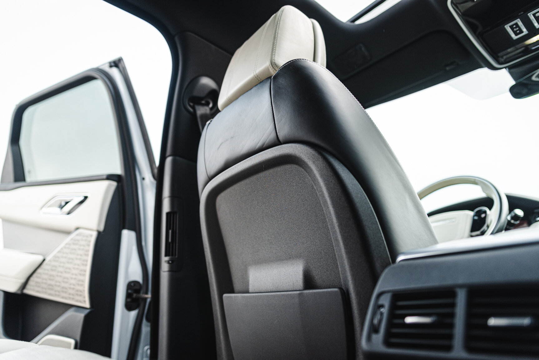 Interiörbild 2018 Range Rover Velar D300 AWD HSE