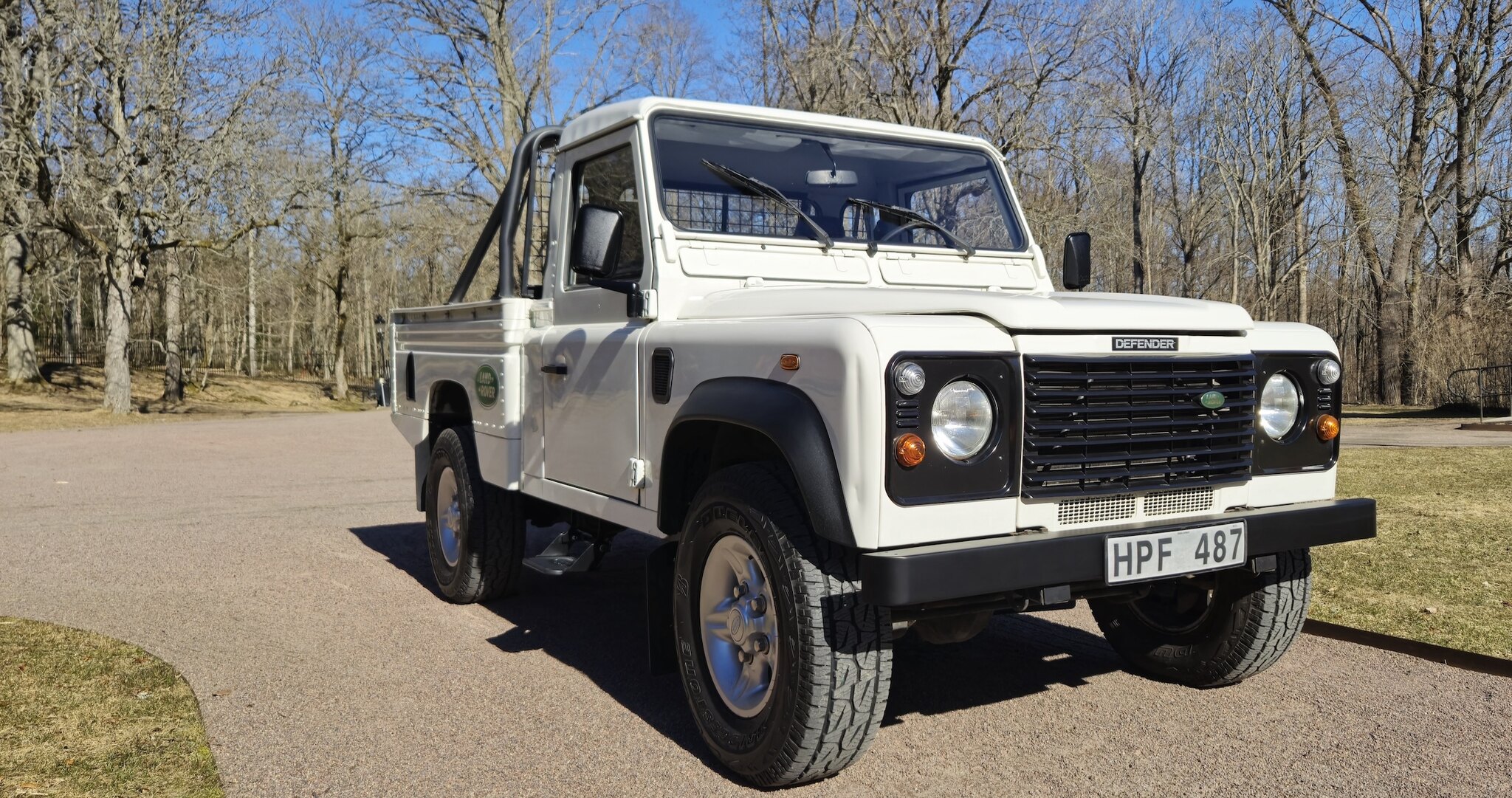 Exterior image of 1999 Land Rover Defender Single Cab Pickup