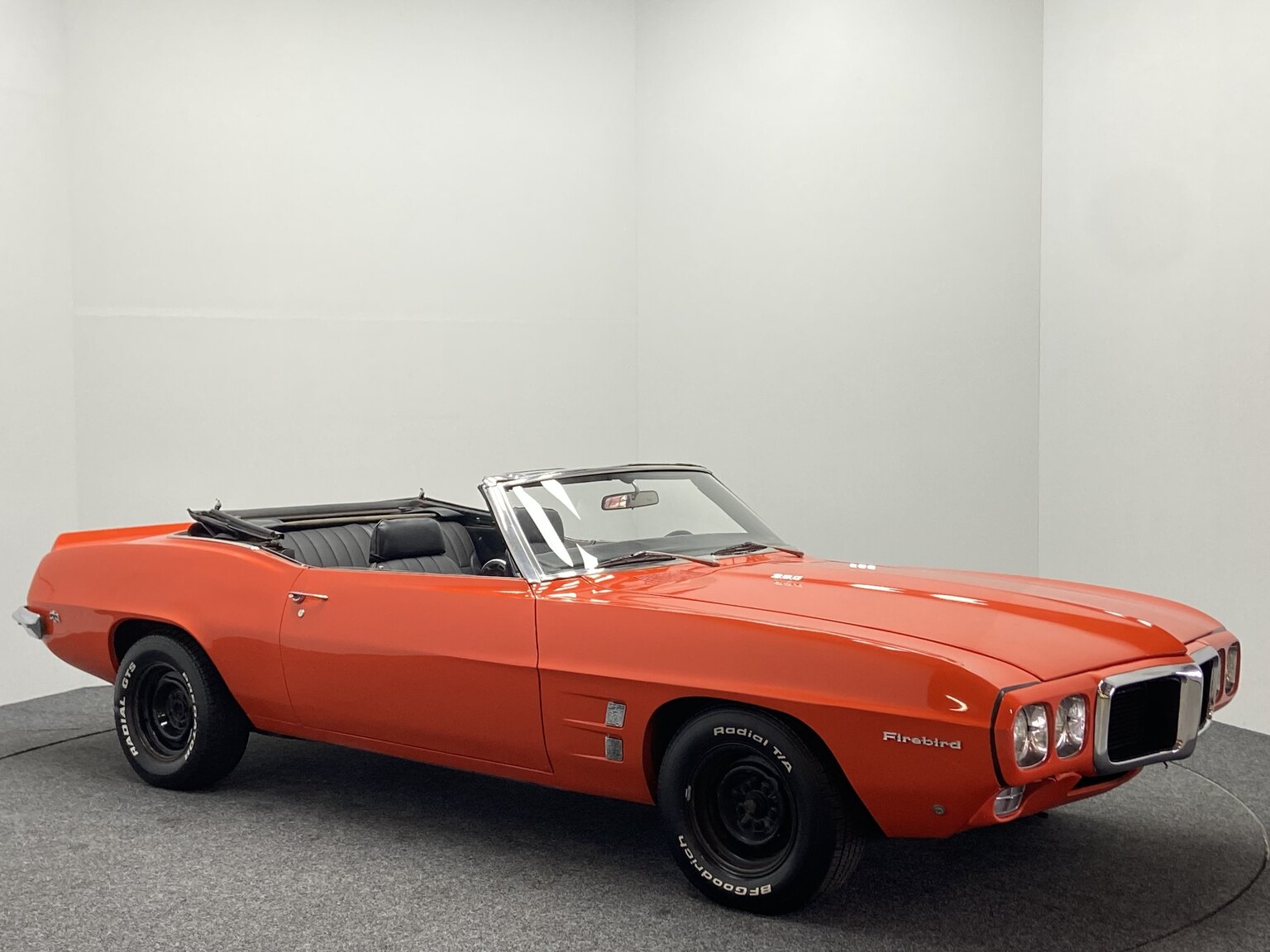 Exteriörbild på 1969 Pontiac Firebird