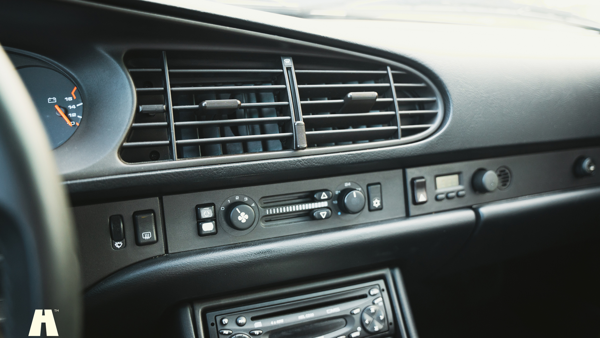 Innenraumfoto von 1990 Porsche 944 S2 (34)