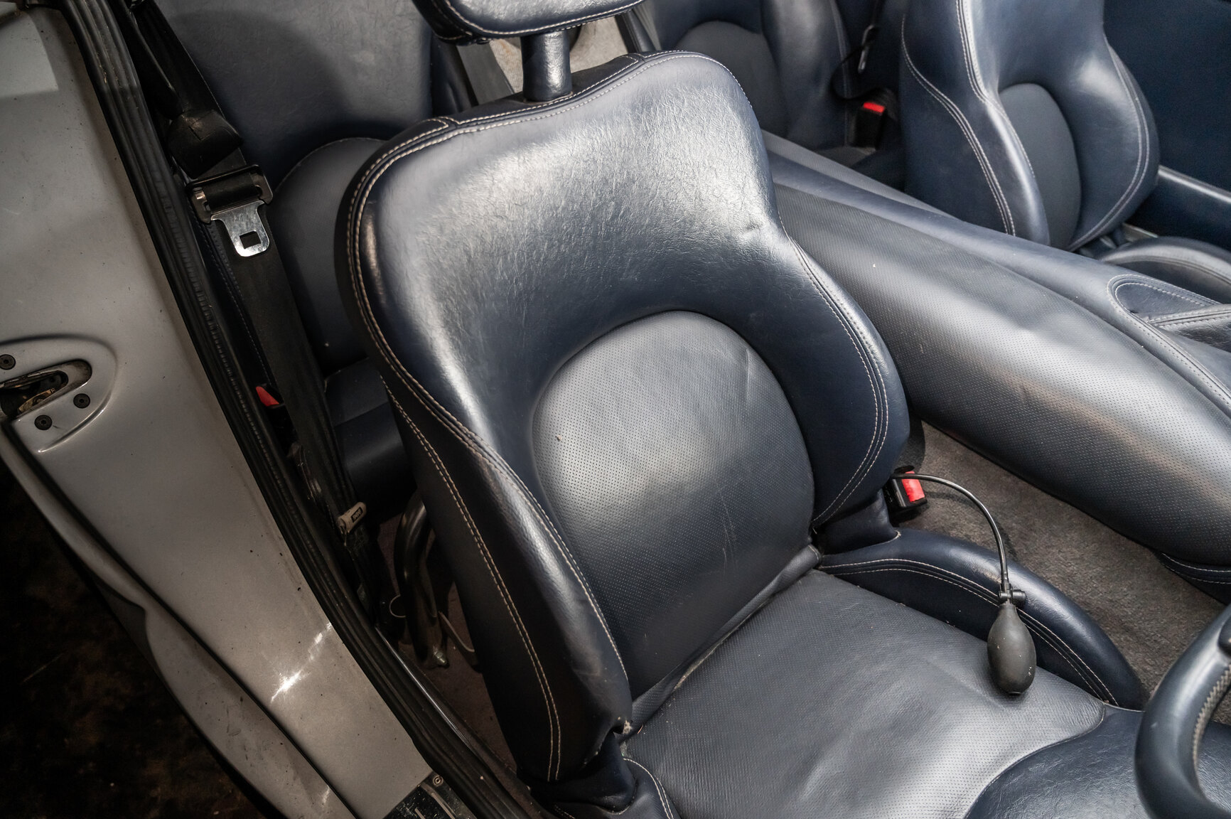 Interior image of 1998 TVR Cerbera