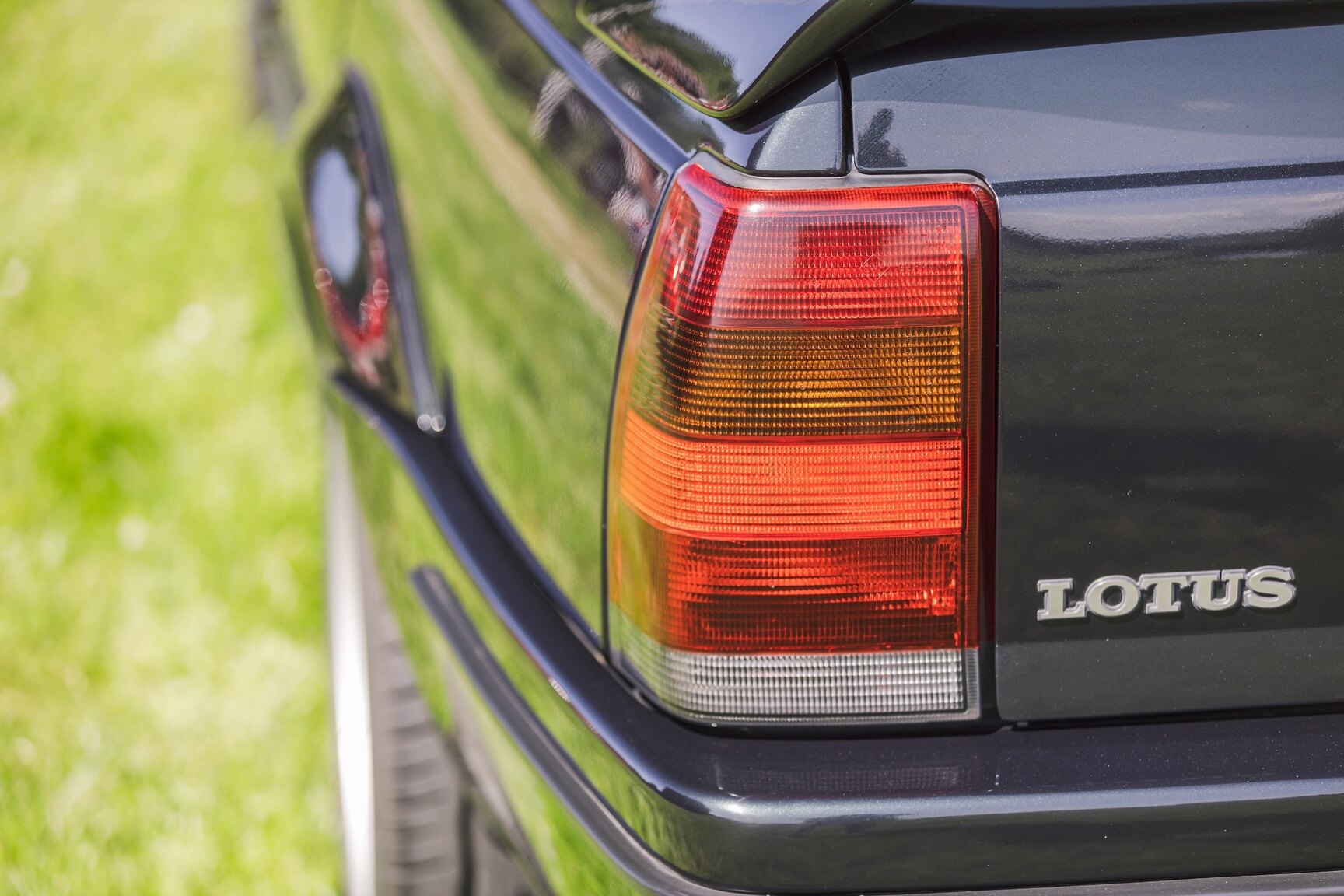 Aussenfoto 1991 Lotus Omega
