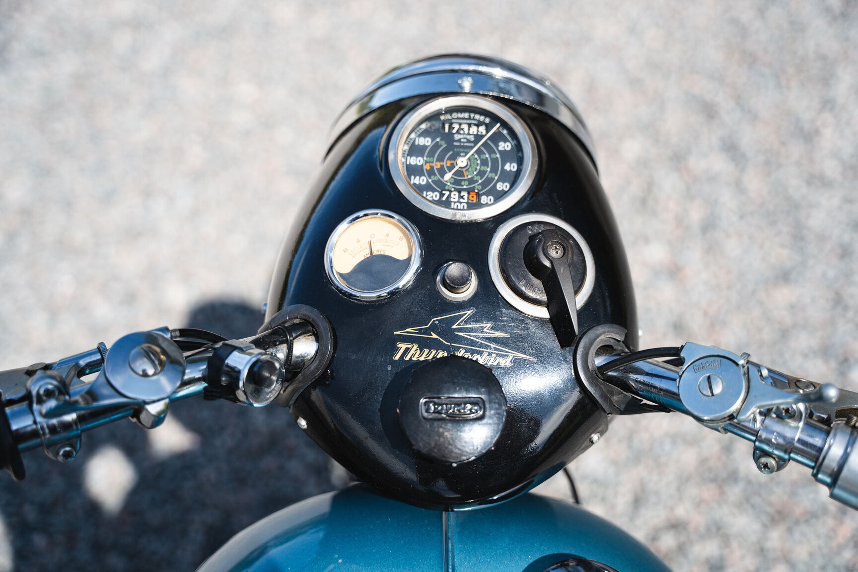 Aussenfoto 1956 Triumph Thunderbird (31)