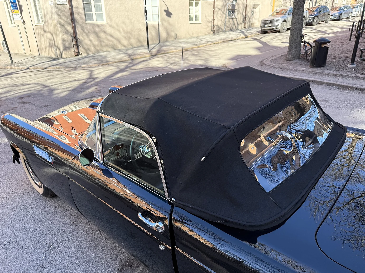 Exterior image of 1955 Ford Thunderbird (21)