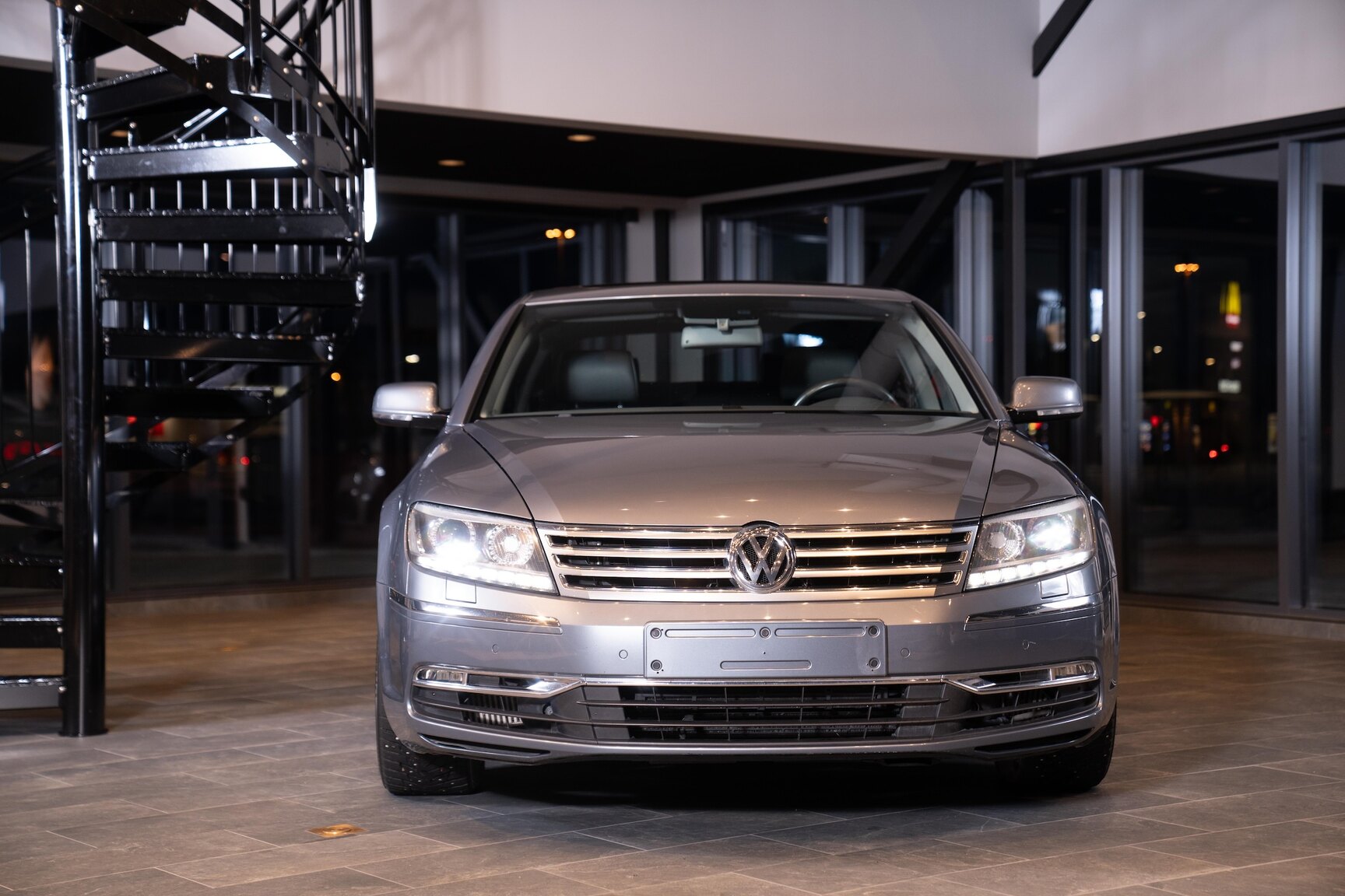 Exteriörbild på 2012 Volkswagen Phaeton 3.0 TDI 4Motion