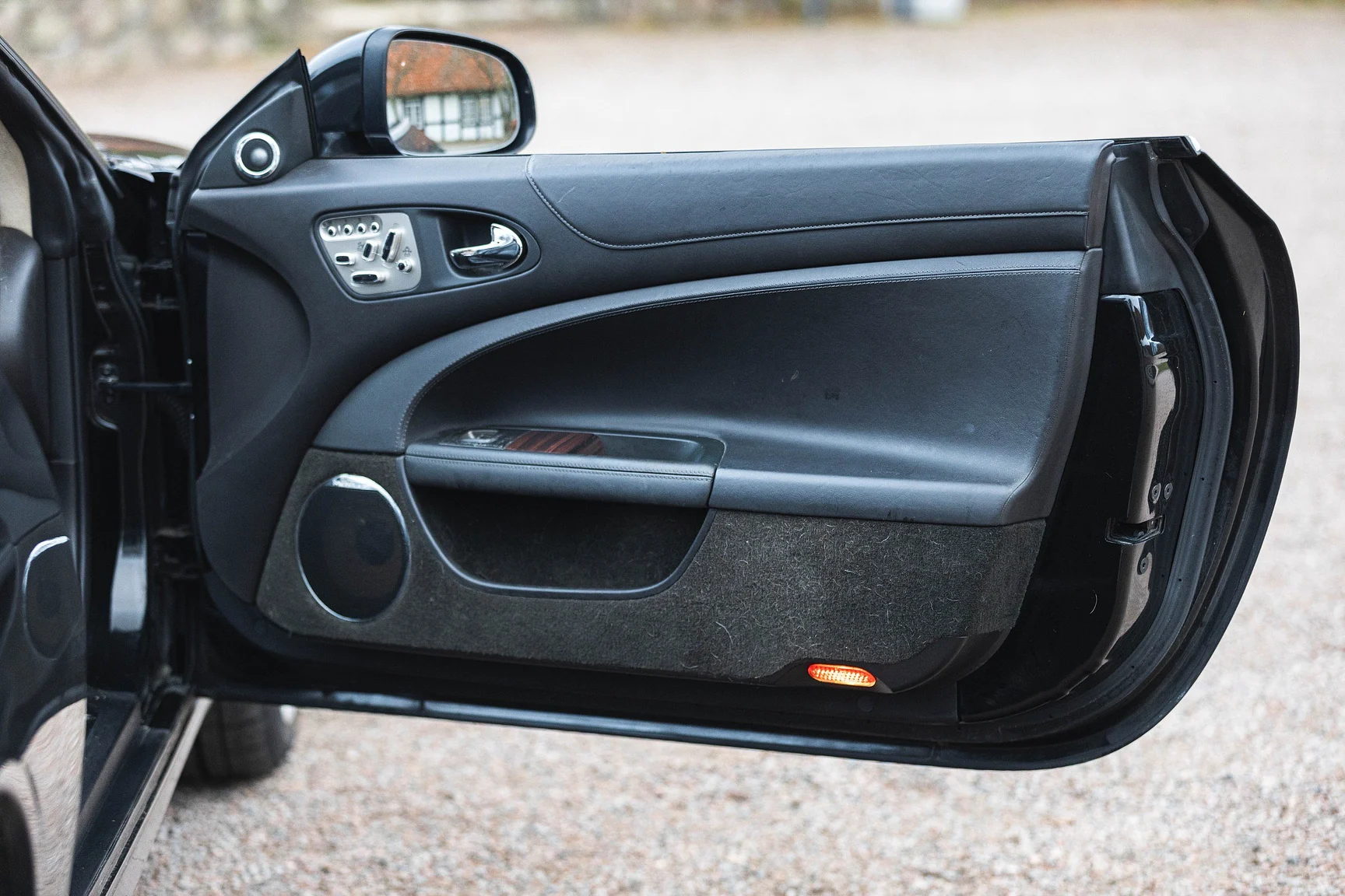 Innenraumfoto von 2011 Jaguar XK Cabriolet (16)