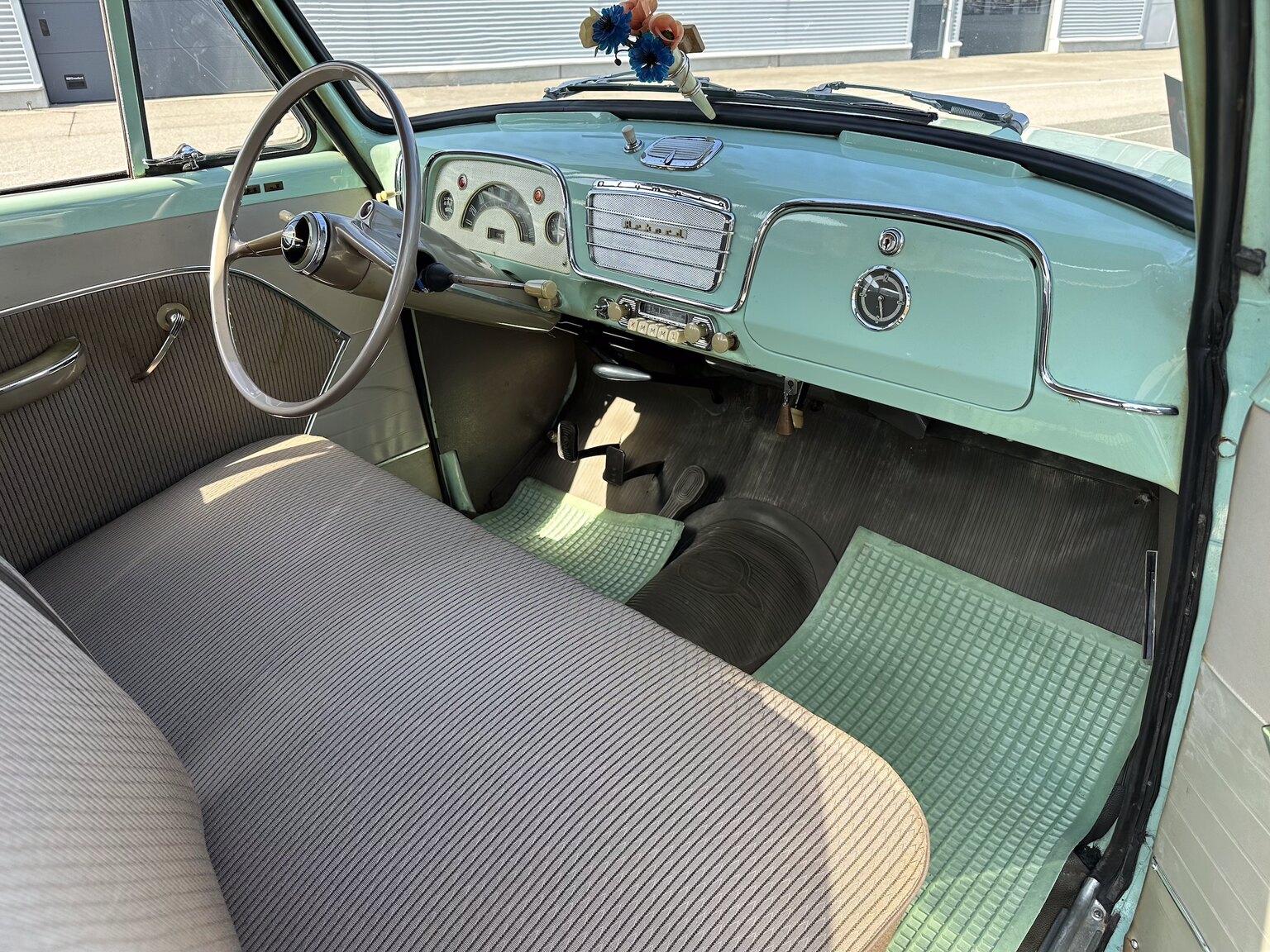 Innenraumfoto von 1956 Opel Olympia Rekord