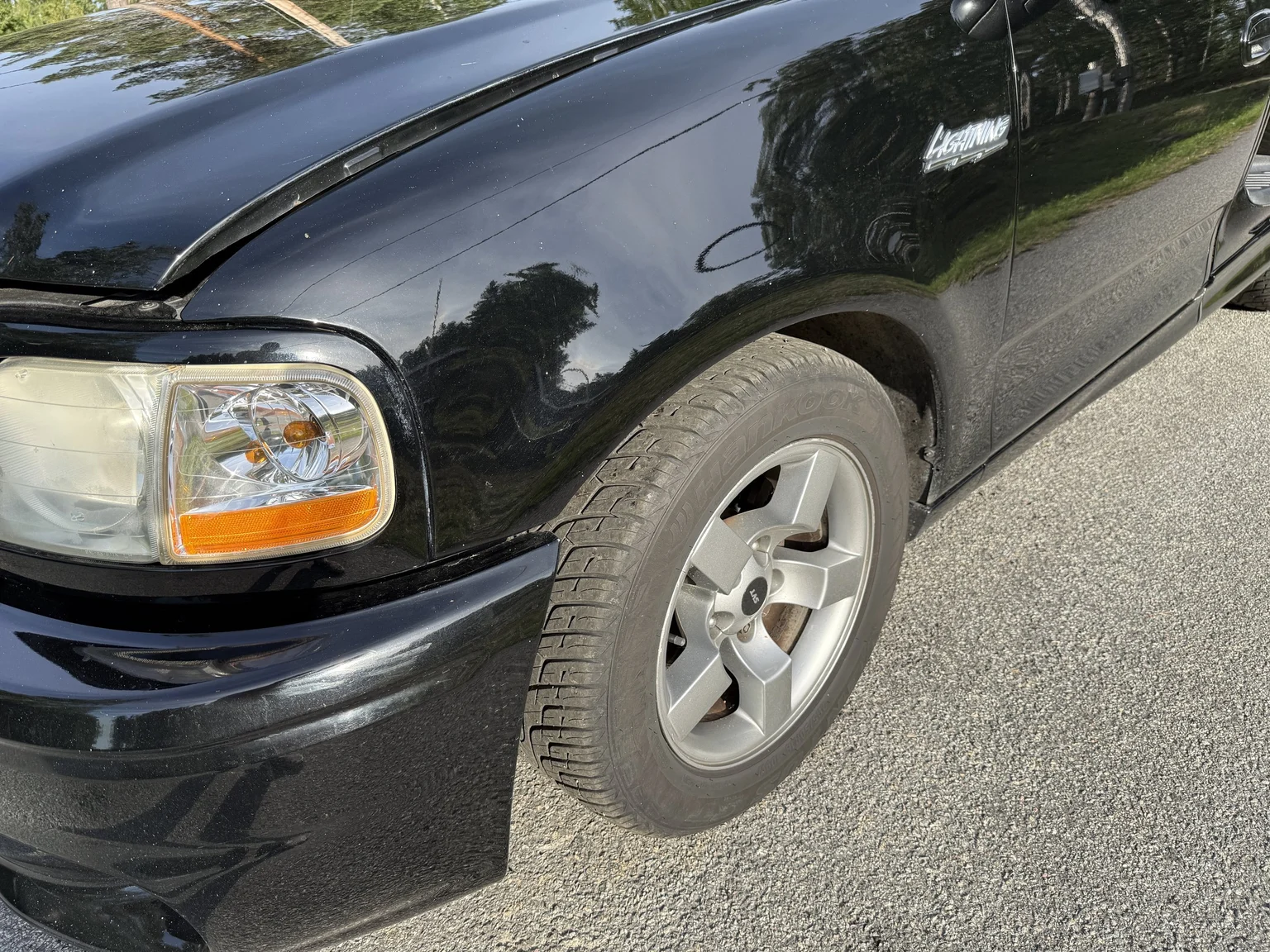 Exteriörbild på 2002 Ford F-150 SVT Lightning (84)