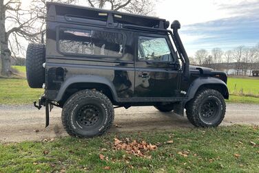 Exterior image of 2002 Land Rover Defender 90 2.5 Td5