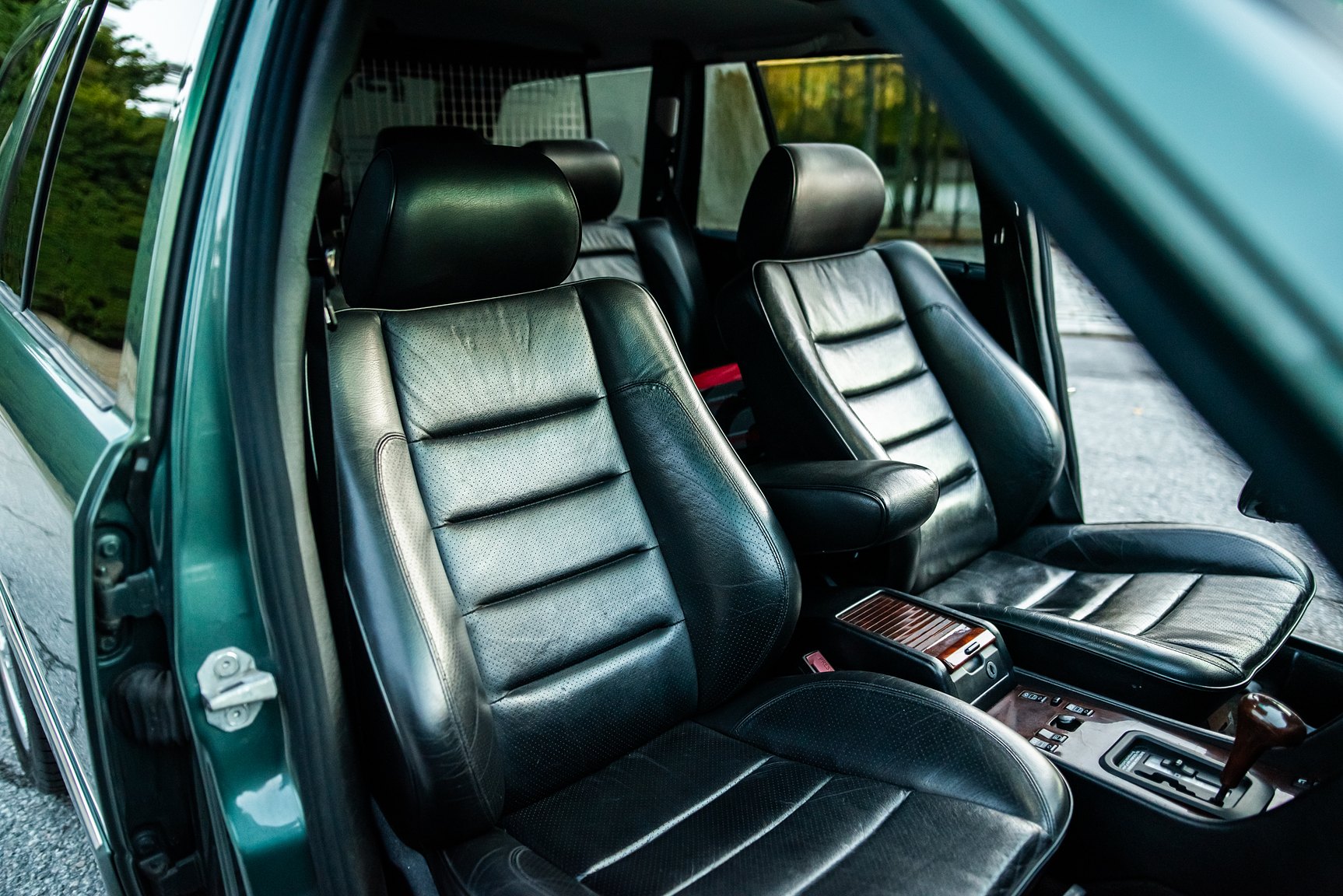 Interior image of 1996 MERCEDES-BENZ E 320 T