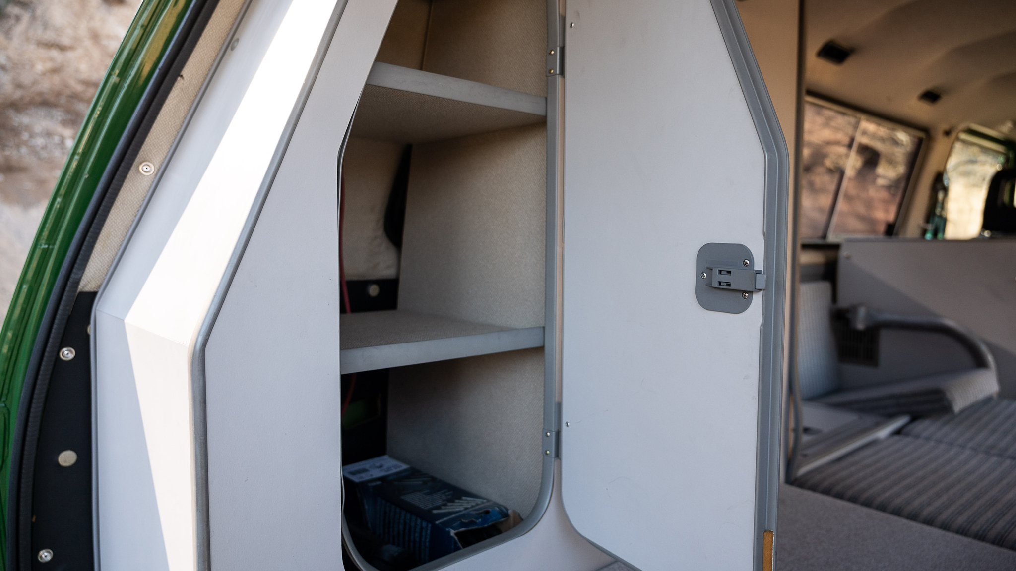 Interior image of 1992 Volkswagen T3 Kombi Syncro 16" Westfalia