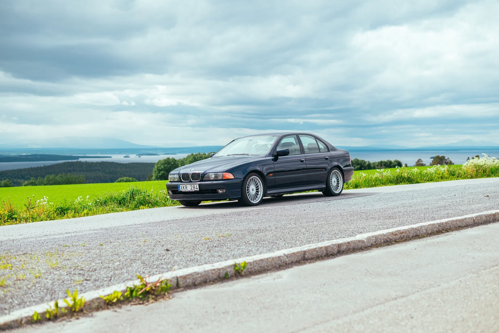 Exteriörbild på 1999 ALPINA B10 V8 (1)