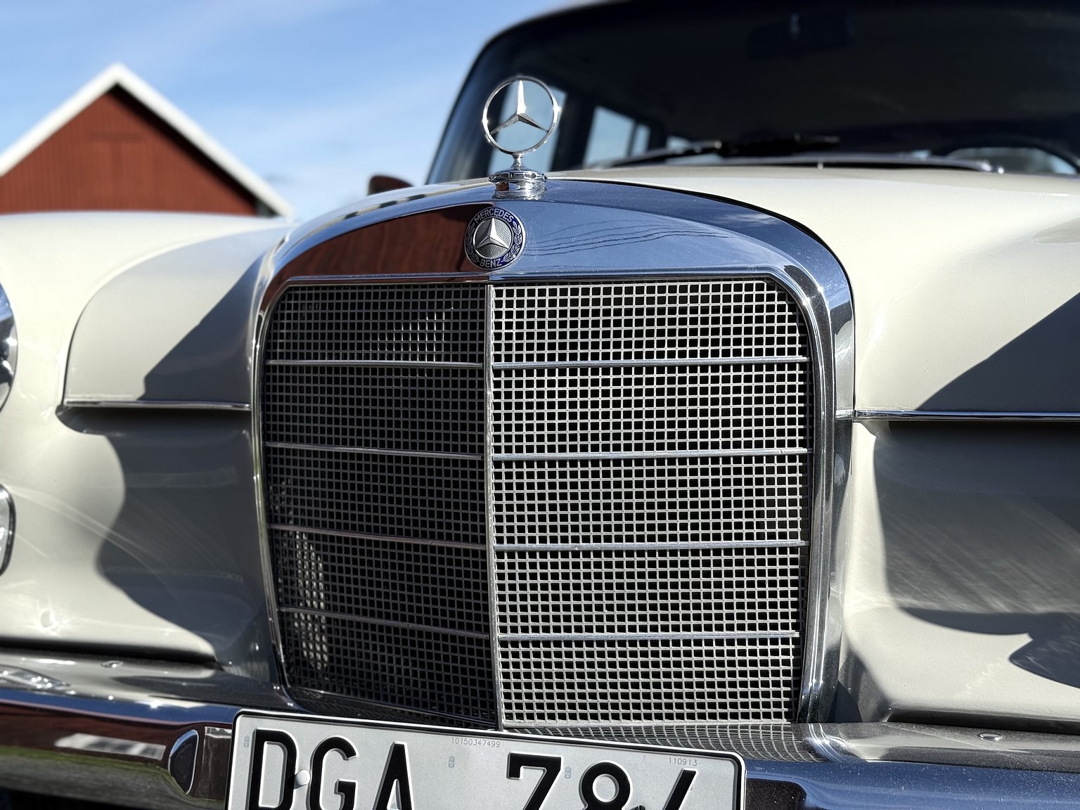 Exteriörbild på 1967 Mercedes-Benz 200D Safari