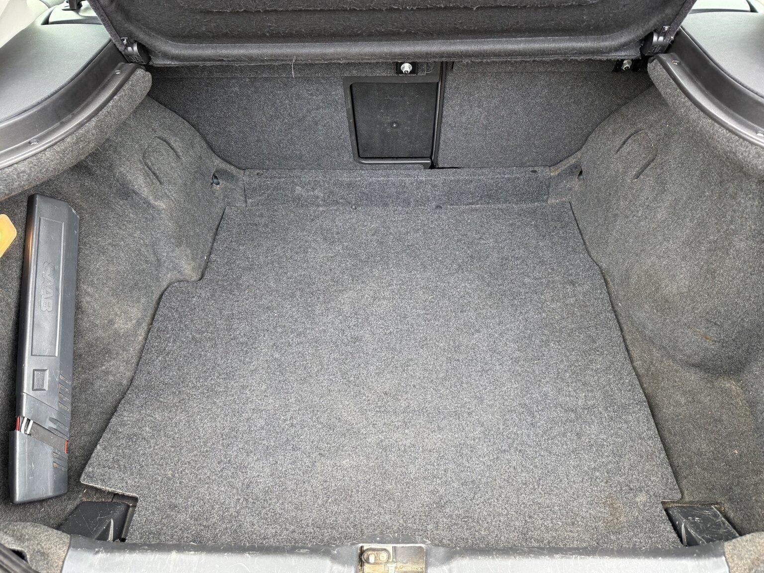 Interior image of 1997 SAAB 900