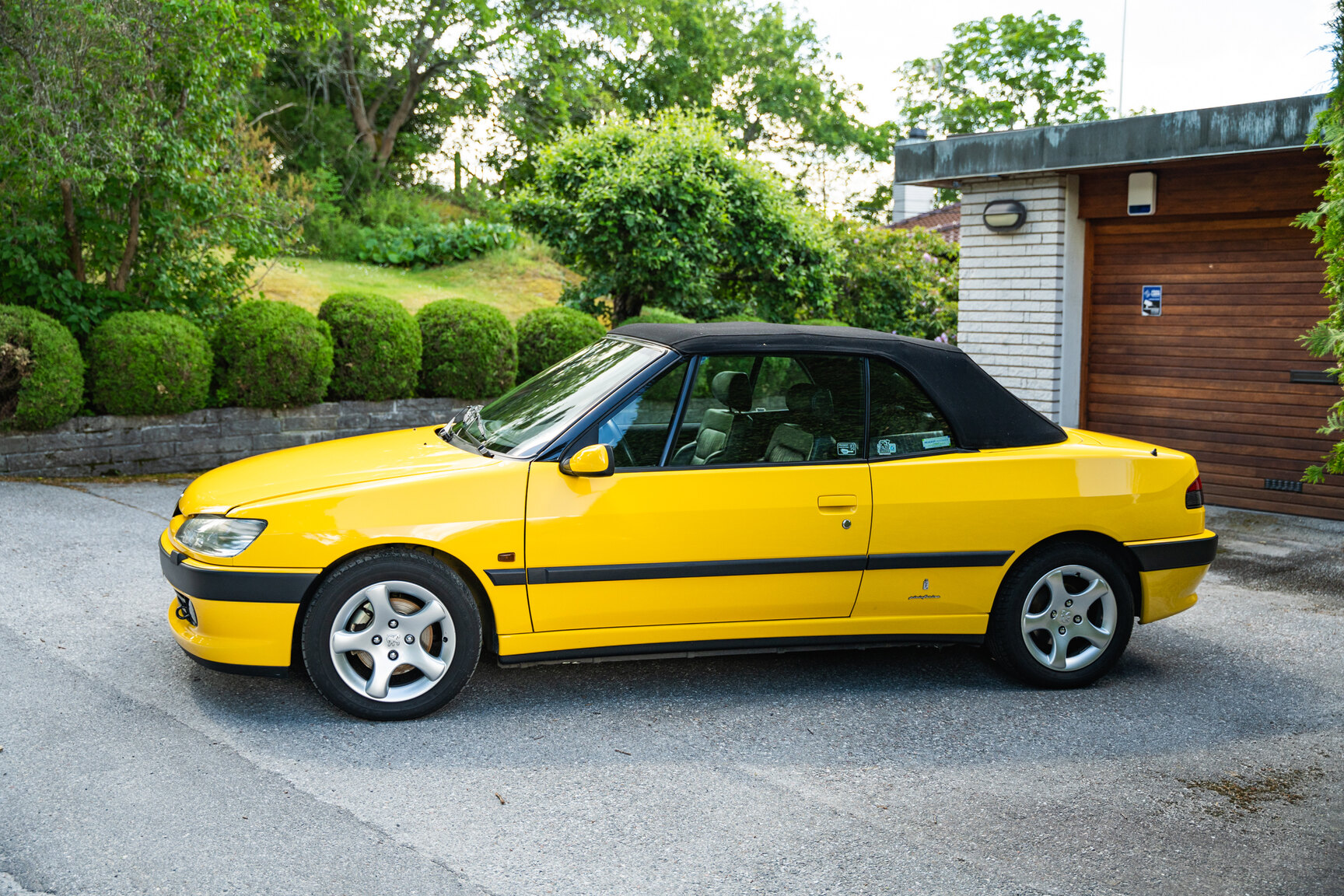 Exteriörbild på 1997 Peugeot 306 Cabriolet (4)