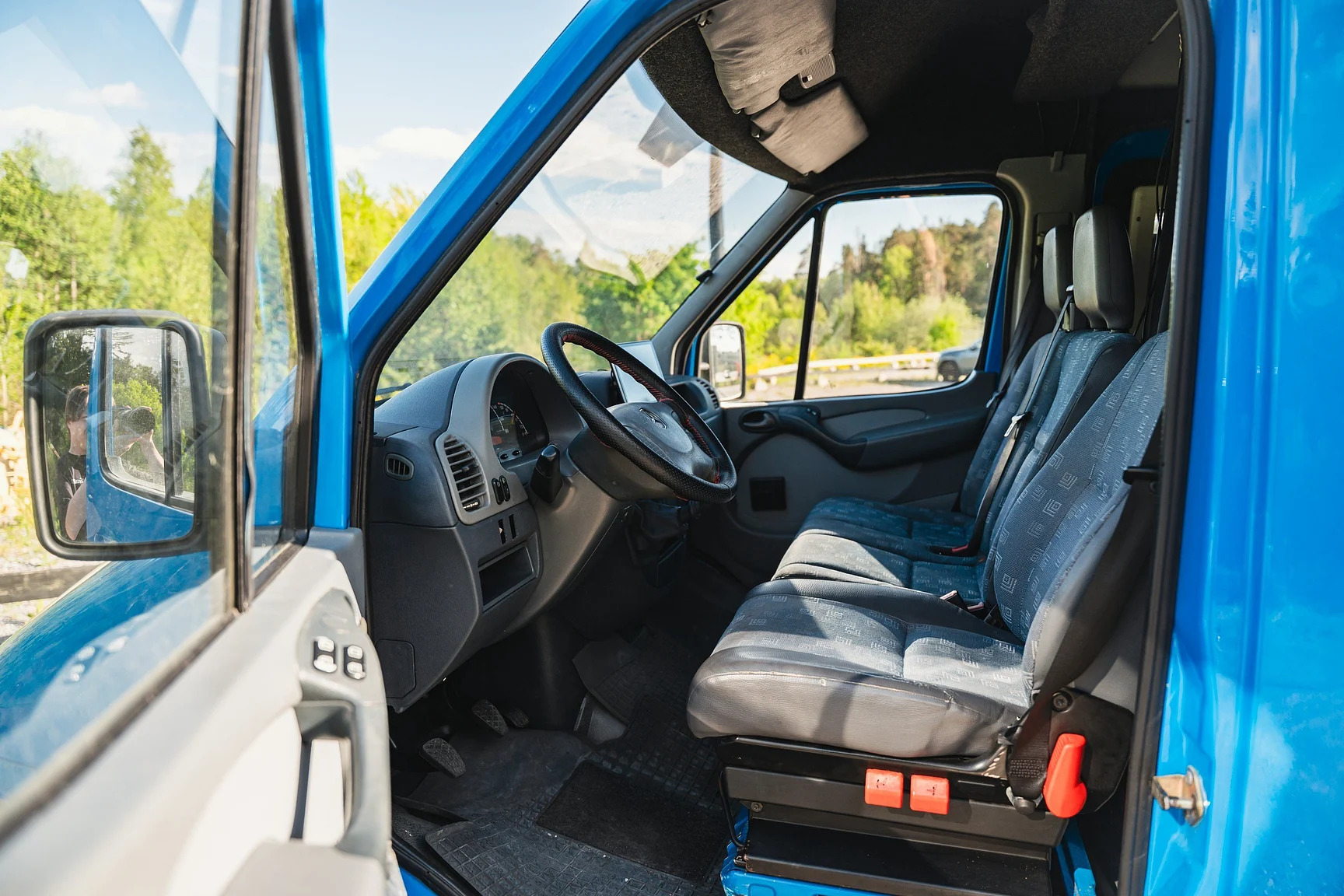 Interior image of 2004 Mercedes-Benz Sprinter 4x4 Campervan/Overlander (1)