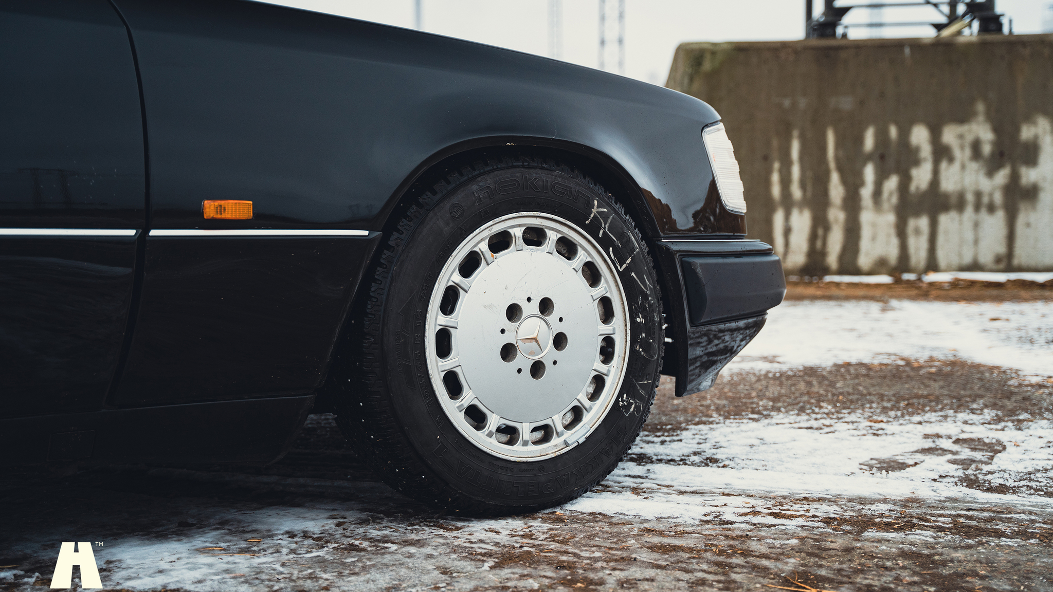 Exteriörbild på 1990 Mercedes 300 CE-24