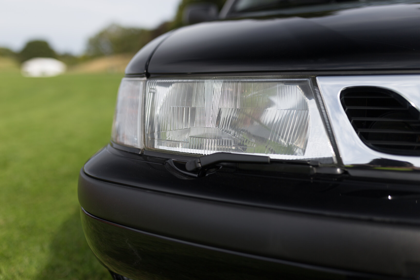Exterior image of 1998 Saab 9-3 SE 2.0T Convertible
