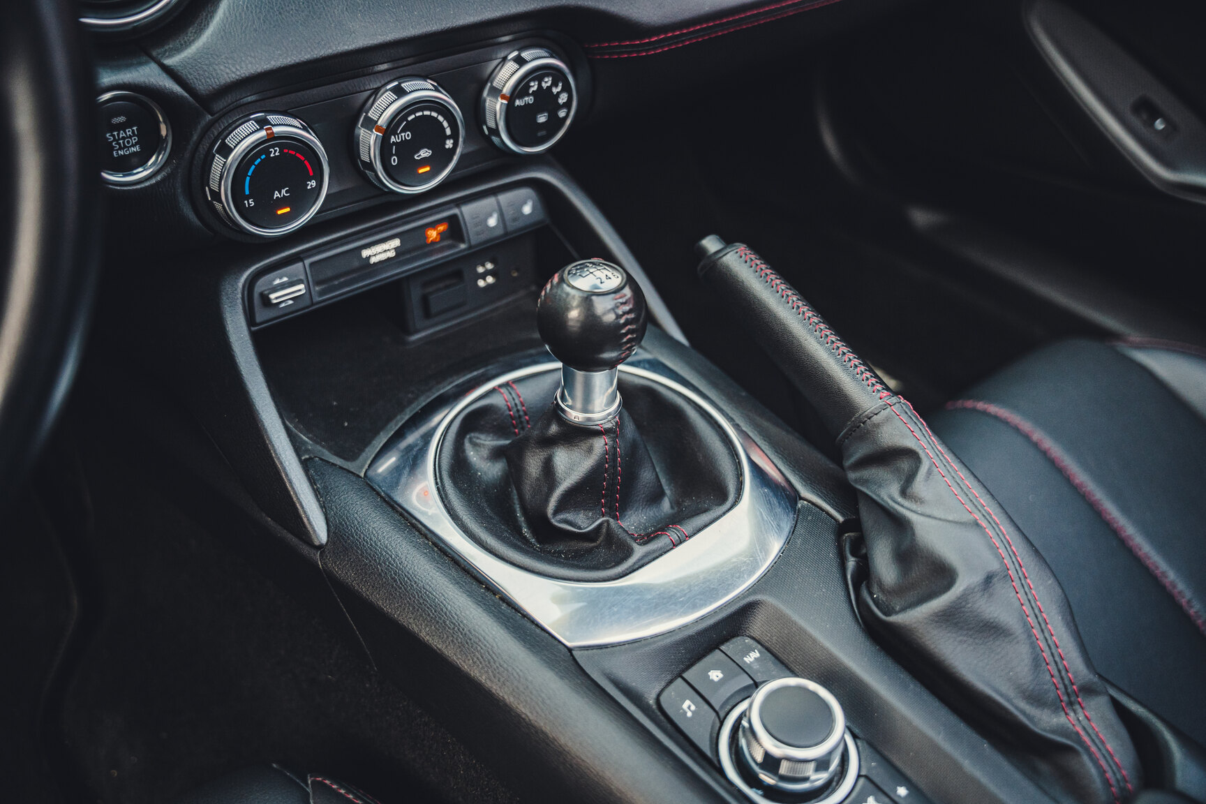 Interiörbild 2017 Mazda MX-5 RF - Ett sista race