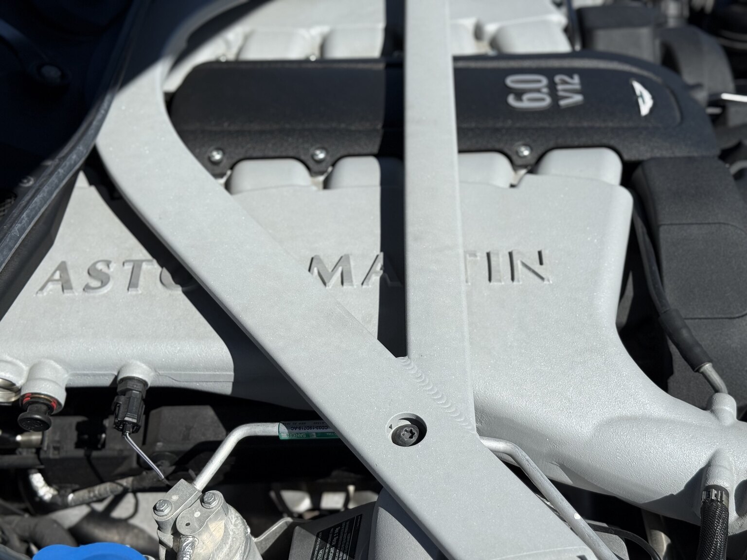 Image of 2015 Aston Martin DB9 Volante mechanics