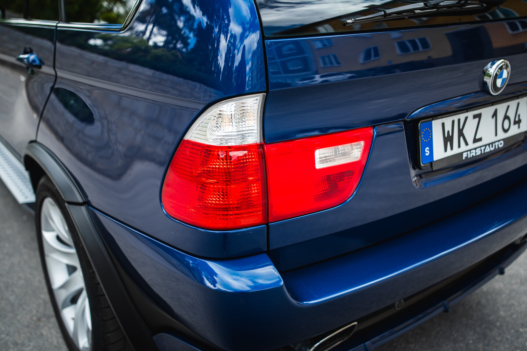 Exterior image of 2005 BMW X5 4.8iS E53 LCI