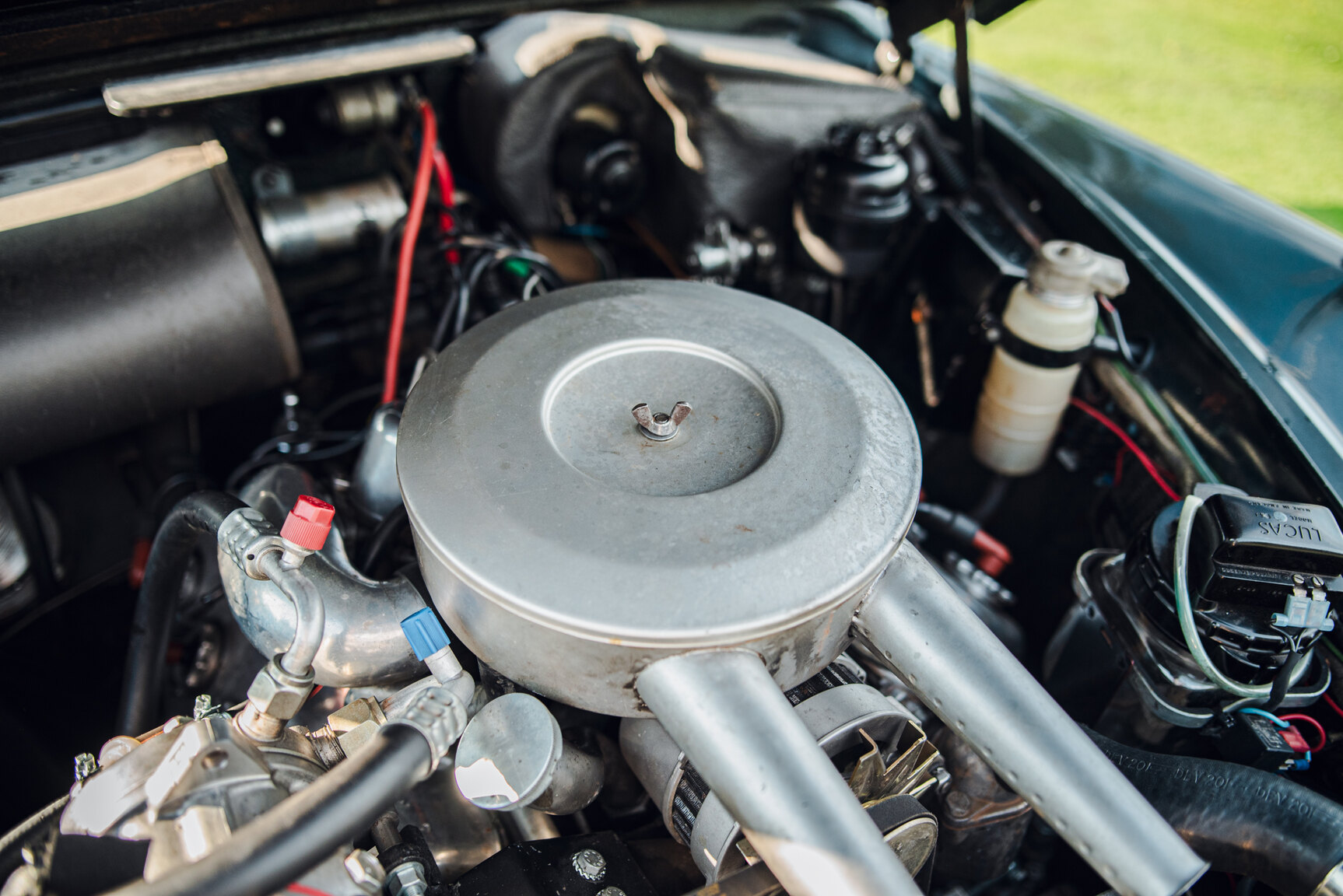 Image of 1965 Daimler 250 V8 mechanics