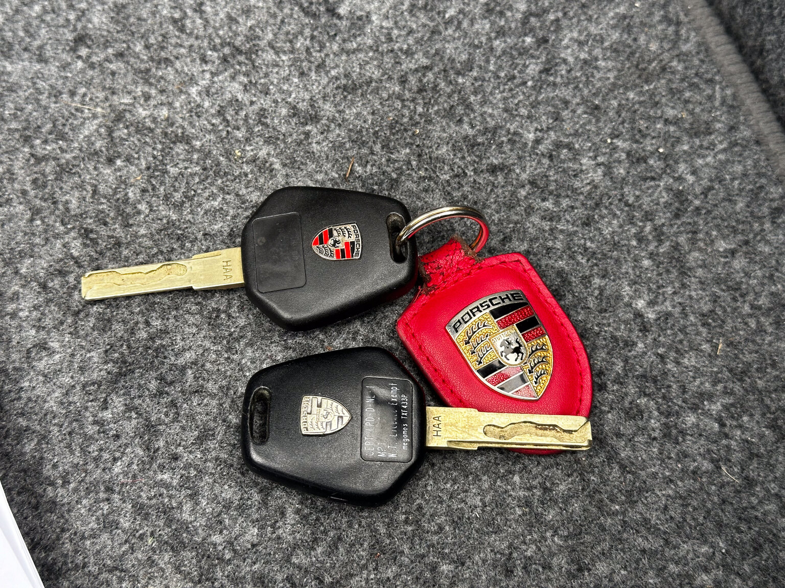 Documentation for 1999 Porsche 911 Carrera 4