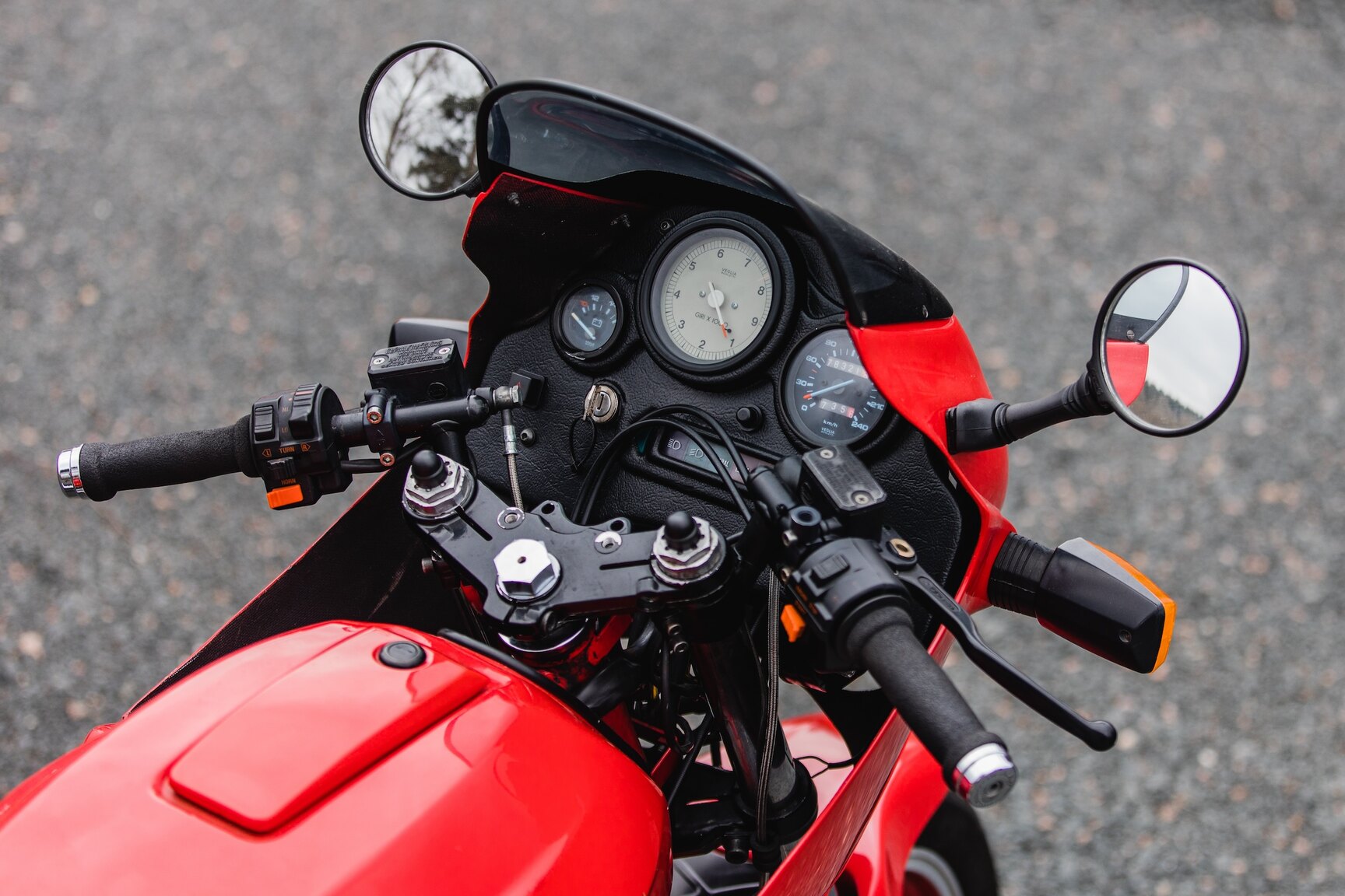 Exteriörbild på 1990 MOTO GUZZI LE MANS 1000