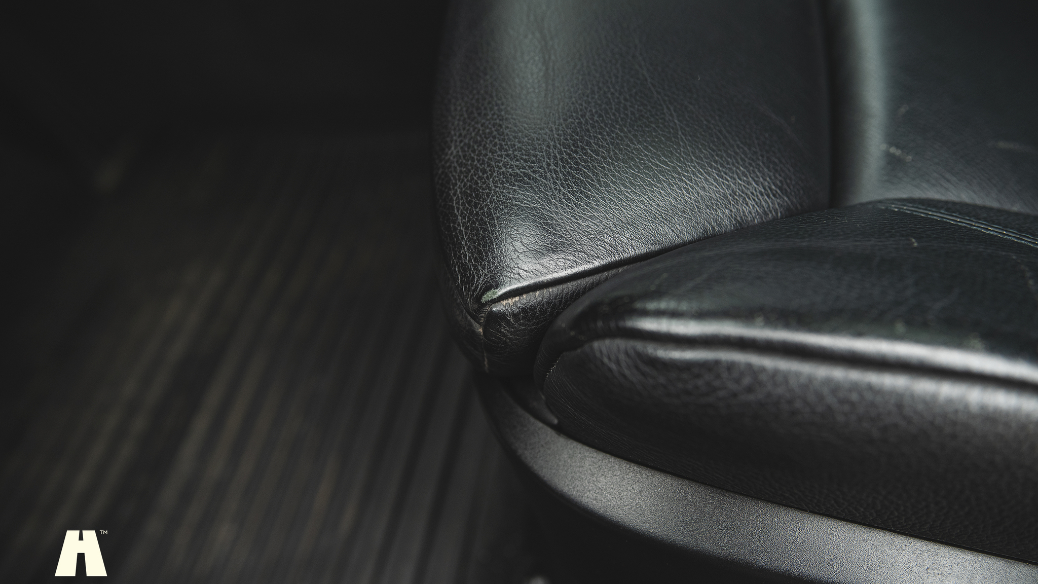 Innenraumfoto von 2010 BMW X6 M Ferrita 555HK (50)