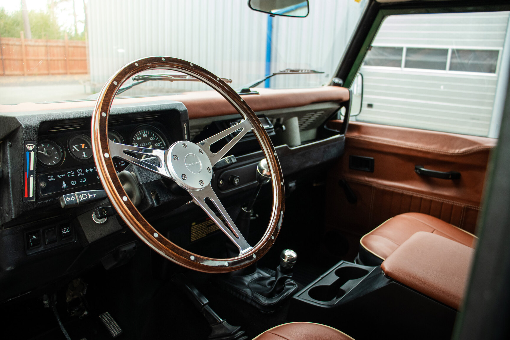 Innenraumfoto von 1996 Land Rover Defender 90 300TDi (12)