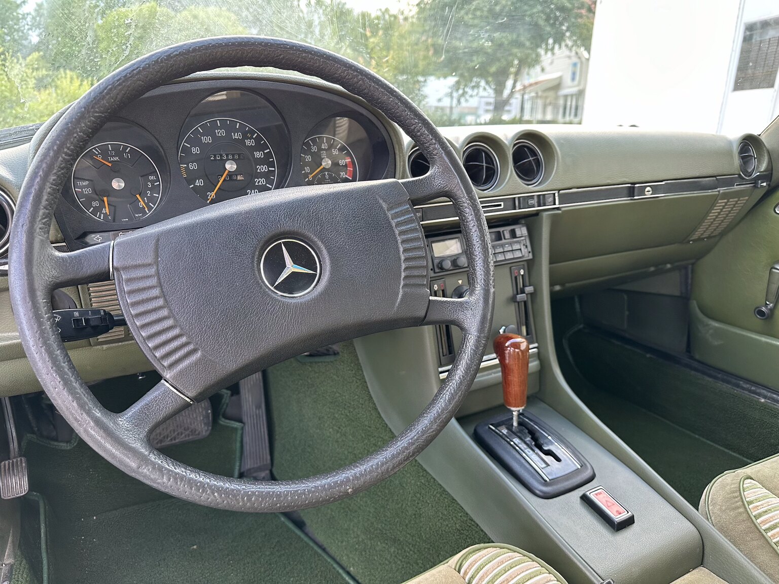 Interiörbild 1974 Mercedes Benz 450 SLC