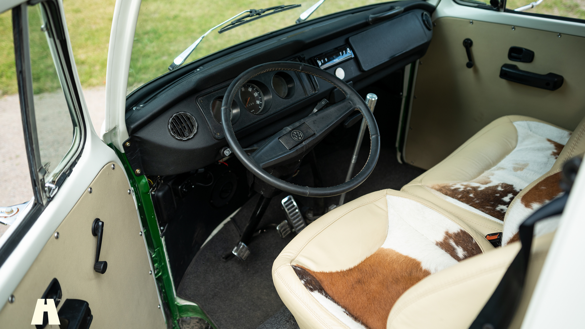 Interior image of 1998 Volkswagen T2 Camper