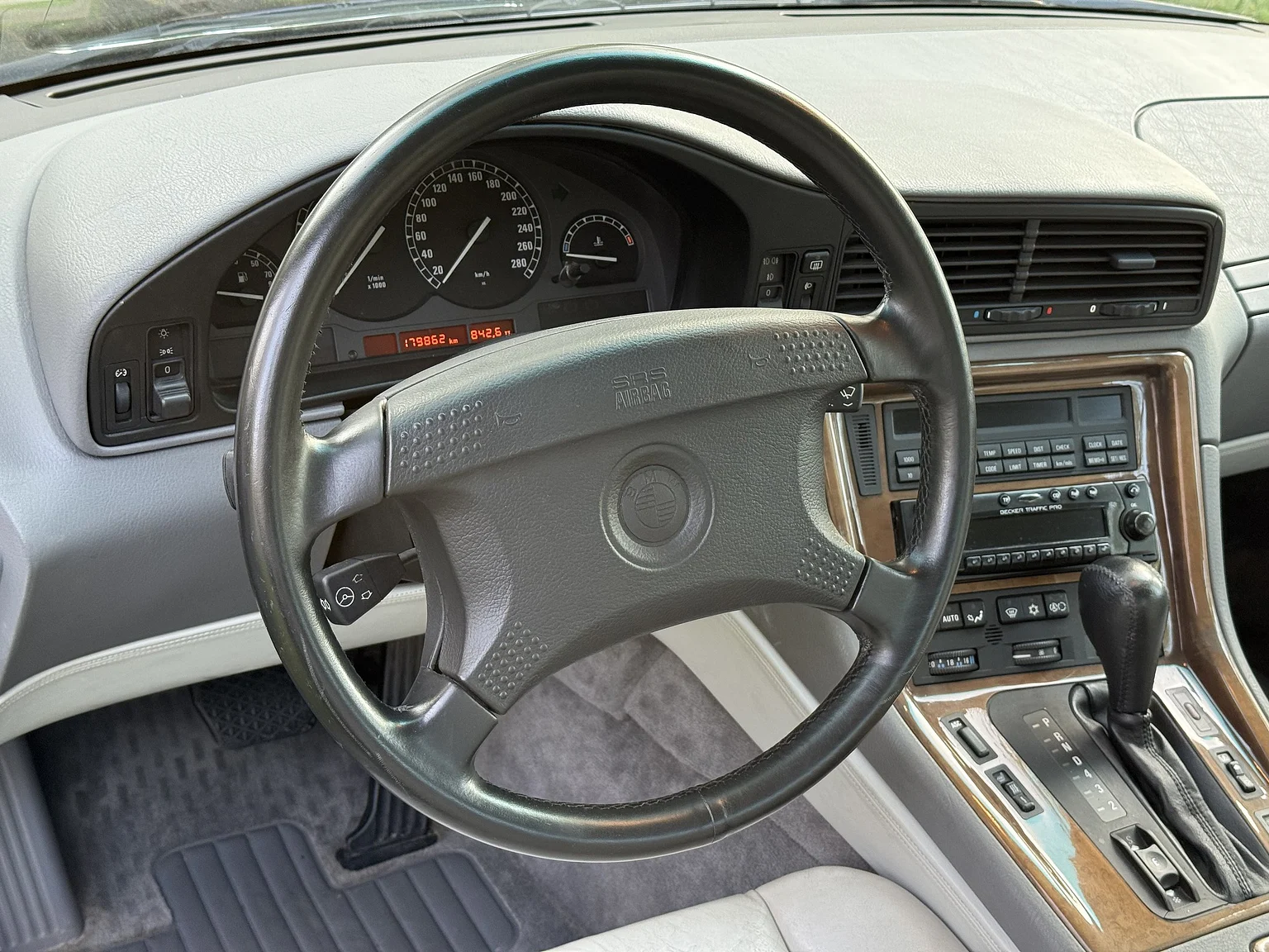 Interiörbild 1994 BMW 840Ci (14)