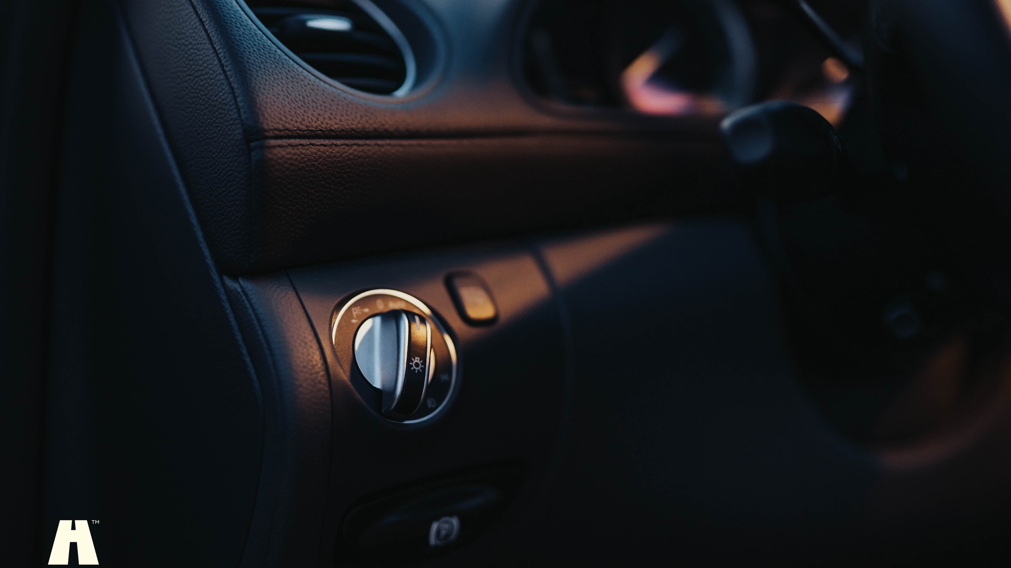 Interior image of 2006 Mercedes Benz SL350 (16)
