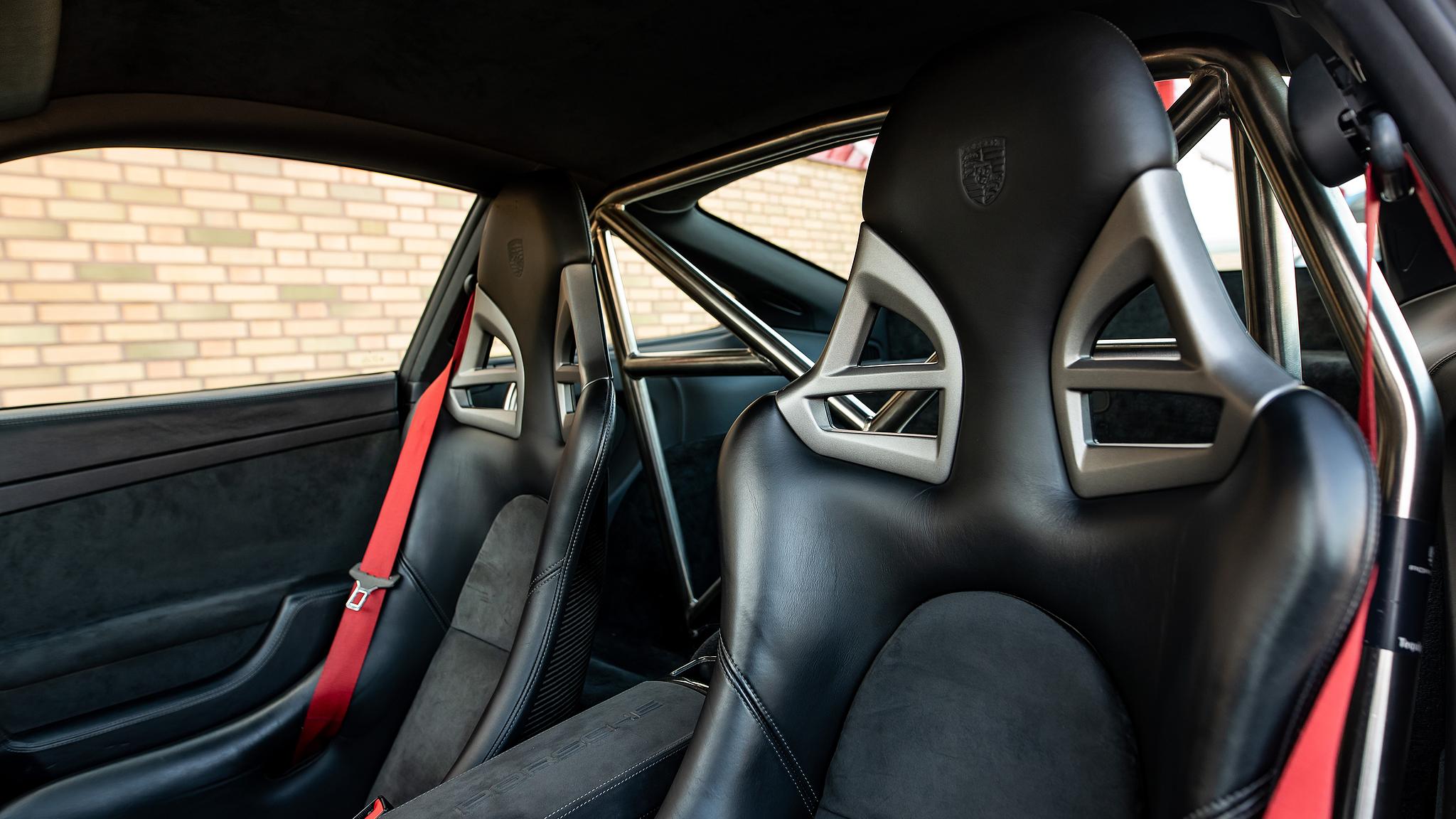 Interior image of 2007 Porsche 997 GT3 Gen 1  (2)