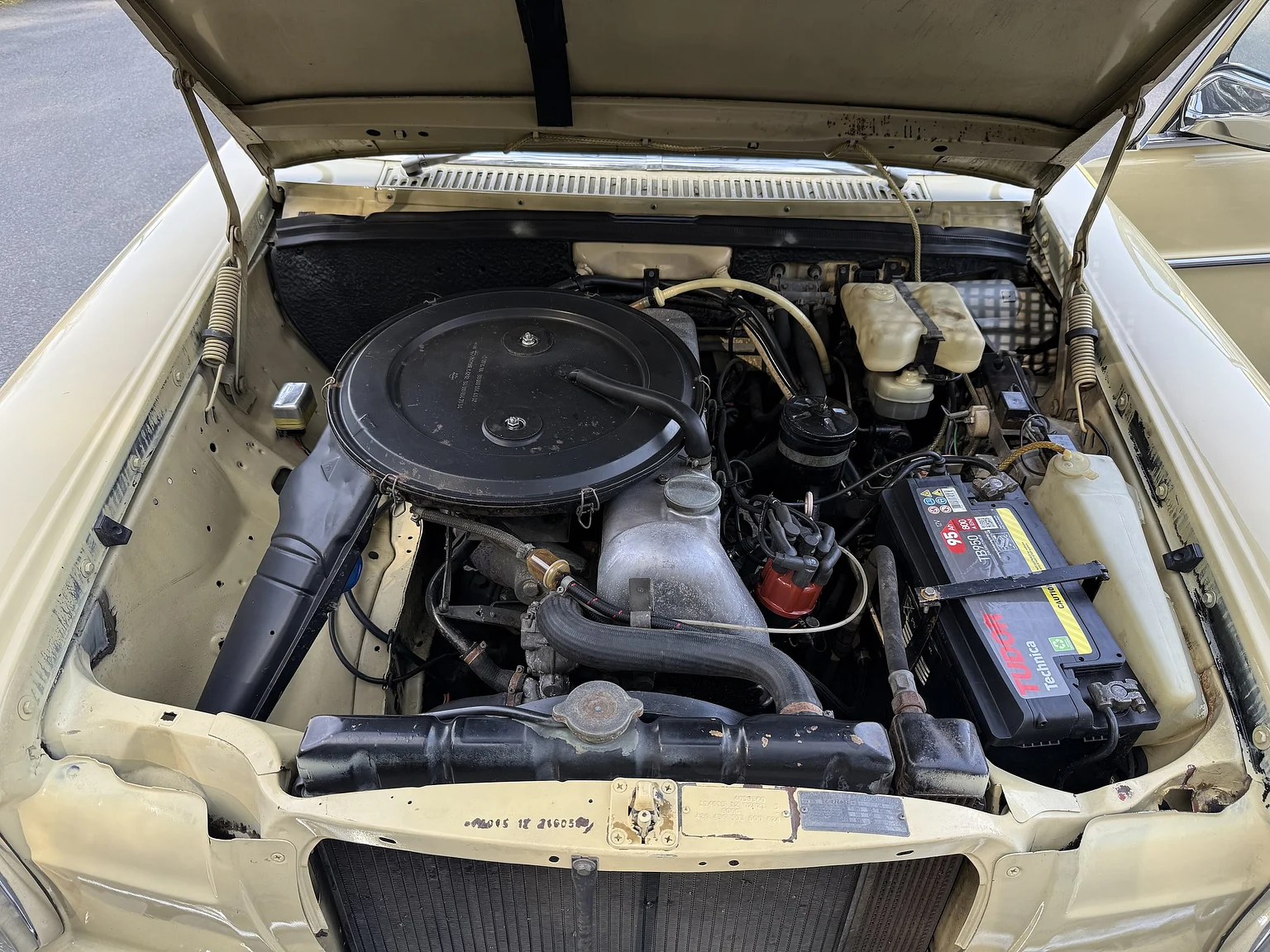 Image of 1974 Mercedes-Benz 230 Automatic (2) mechanics