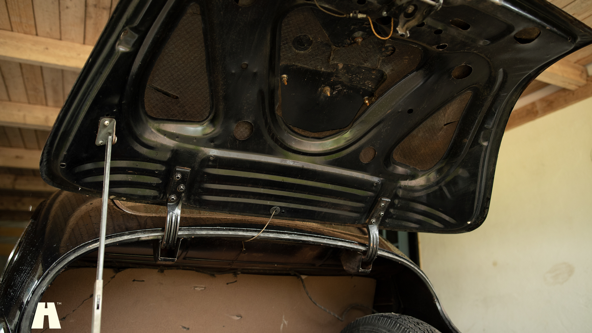 Interior image of 1949 Buick Super Eight (88)