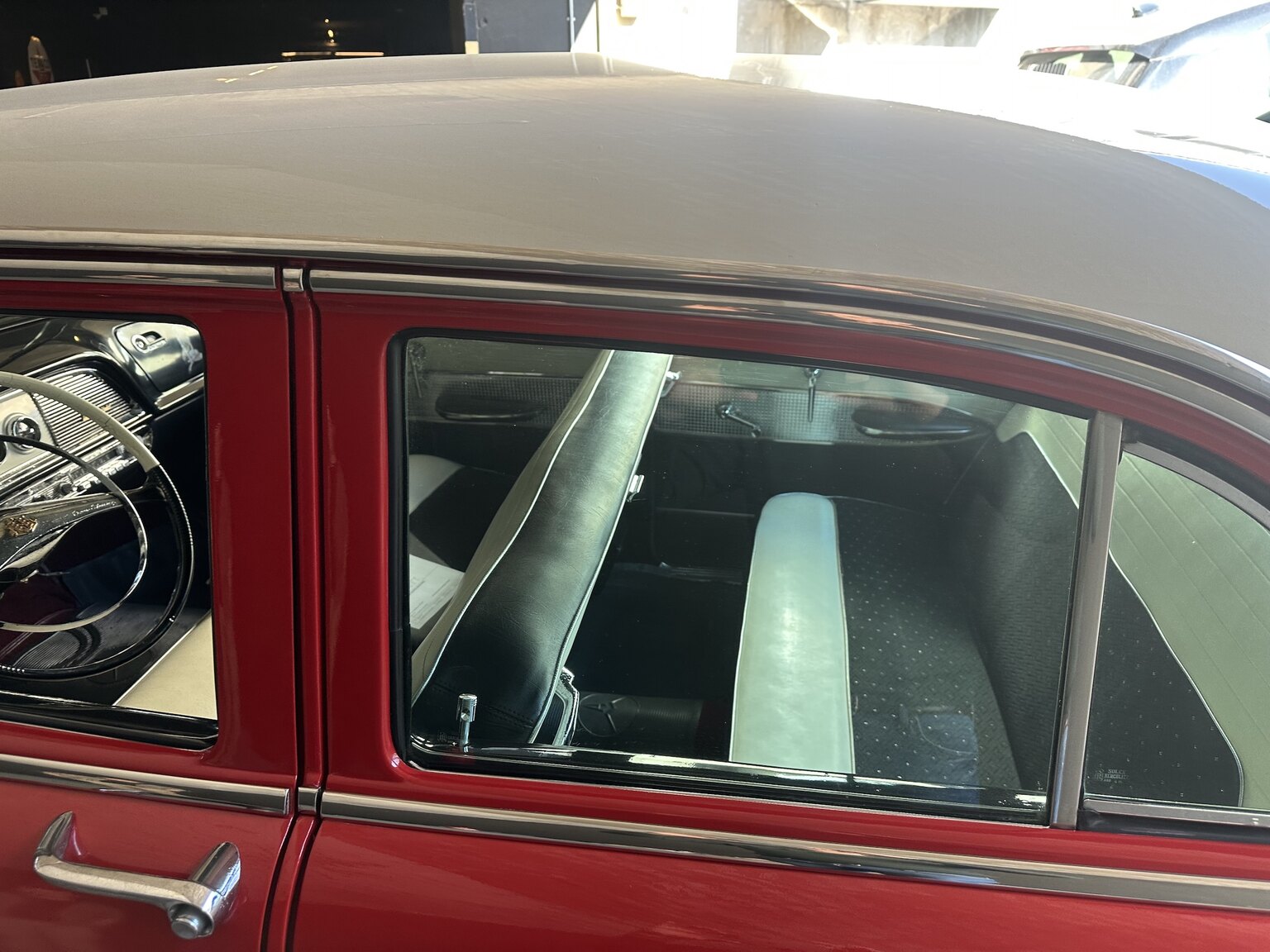 Exteriörbild på 1955 Dodge Custom Royal Sedan HEMI